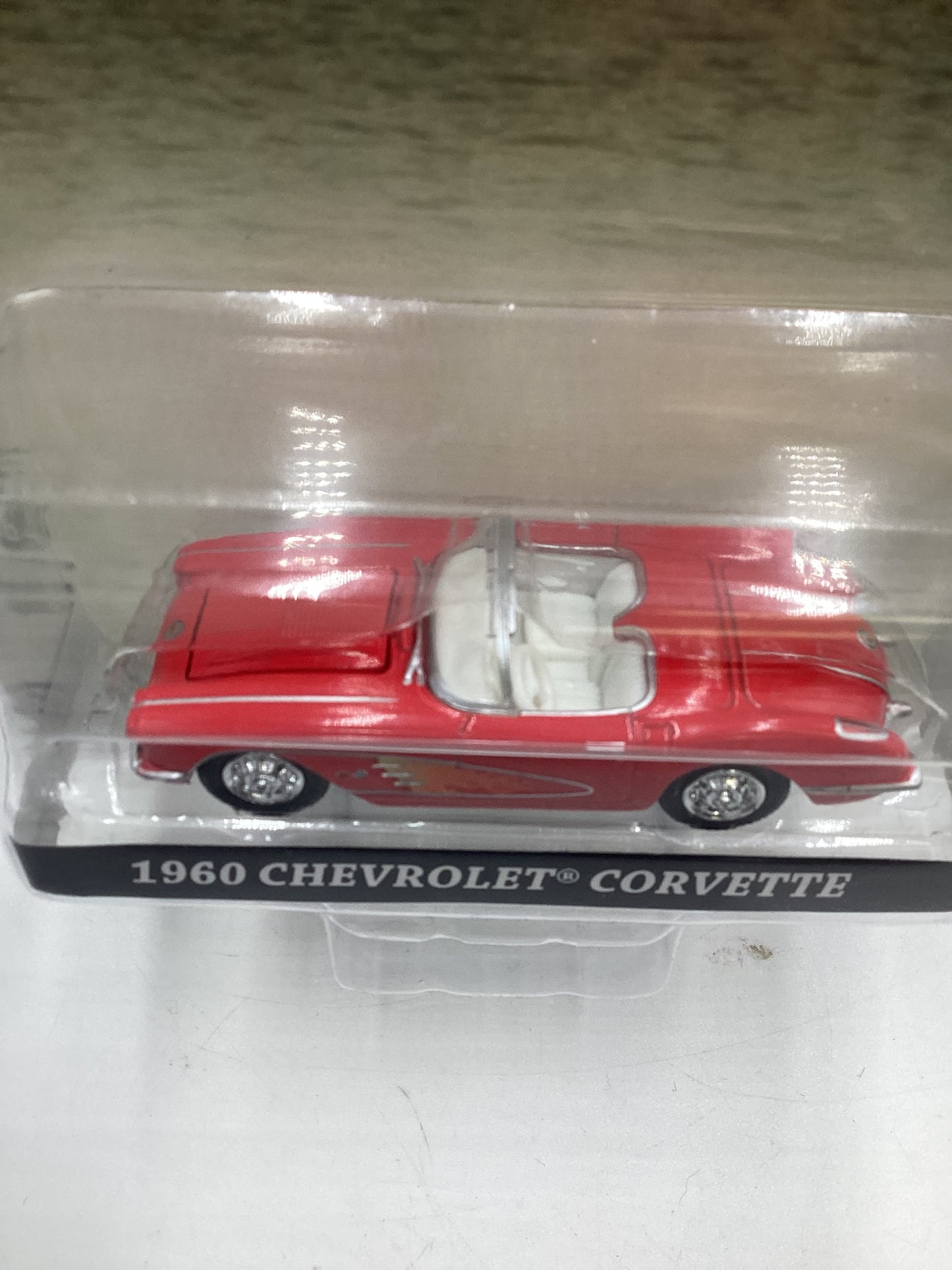 Greenlight Hollywood Series 34 Riptide 1960 Chevrolet Corvette Red 180E