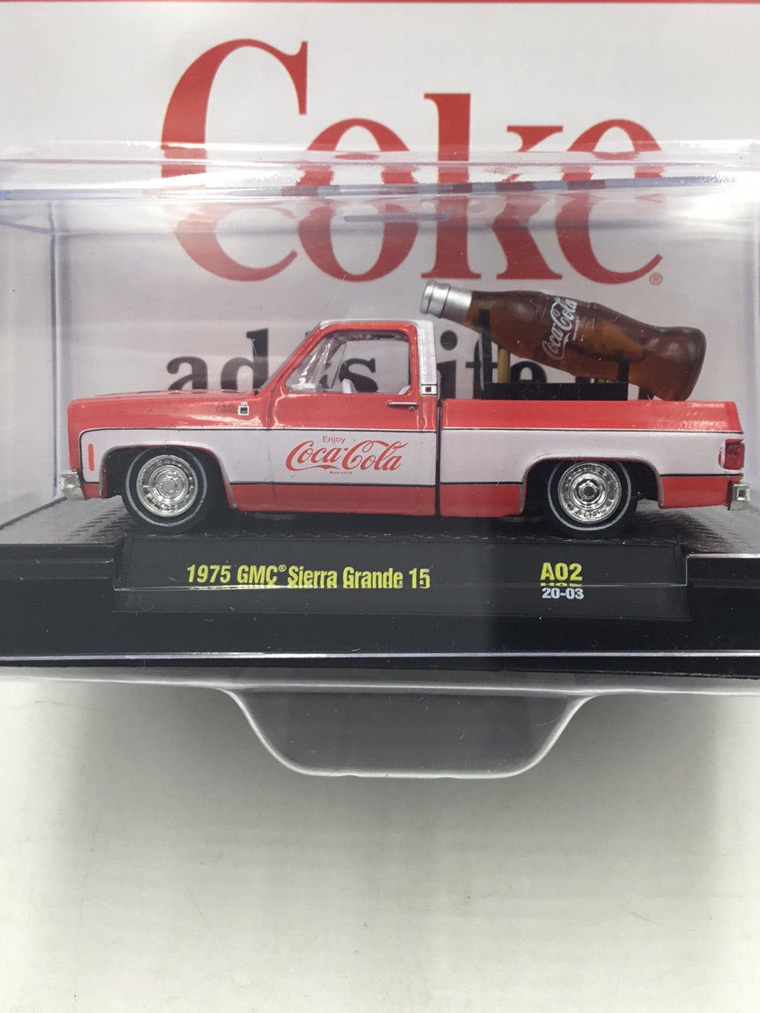 M2 Machines Coca Cola 1975 GMC Sierra Grande 15  A02