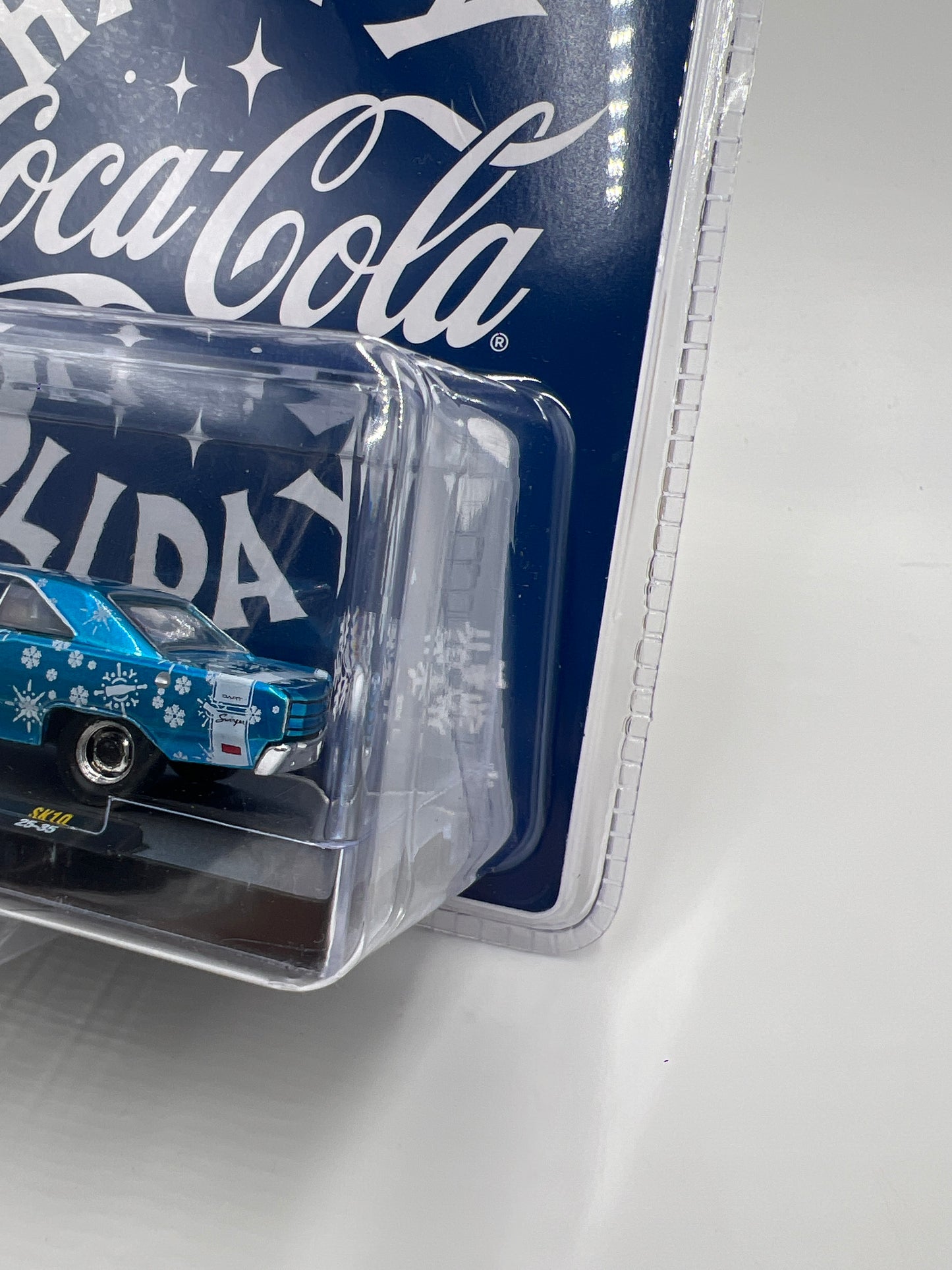 2025 M2 Machines Coca Cola Holidays 1969 Dodge Dart Swinger 340 Blue SK10 194E