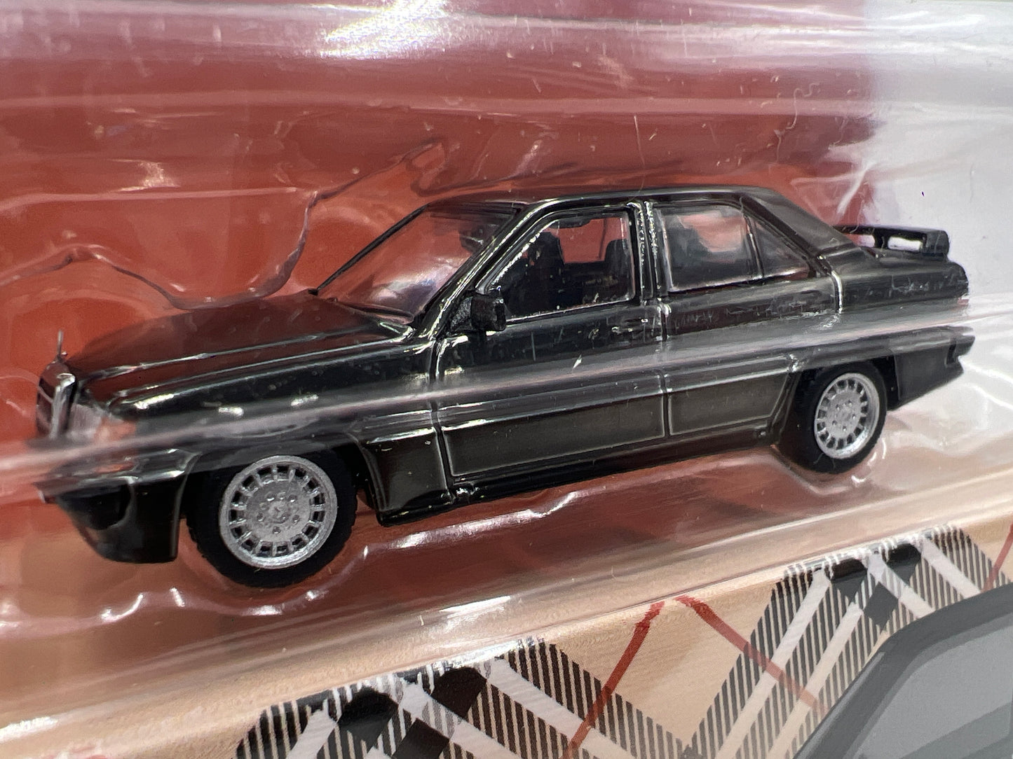 Tarmac Works Mijo Exclusives CHASE Mercedes-Benz 190 E 2.3-16