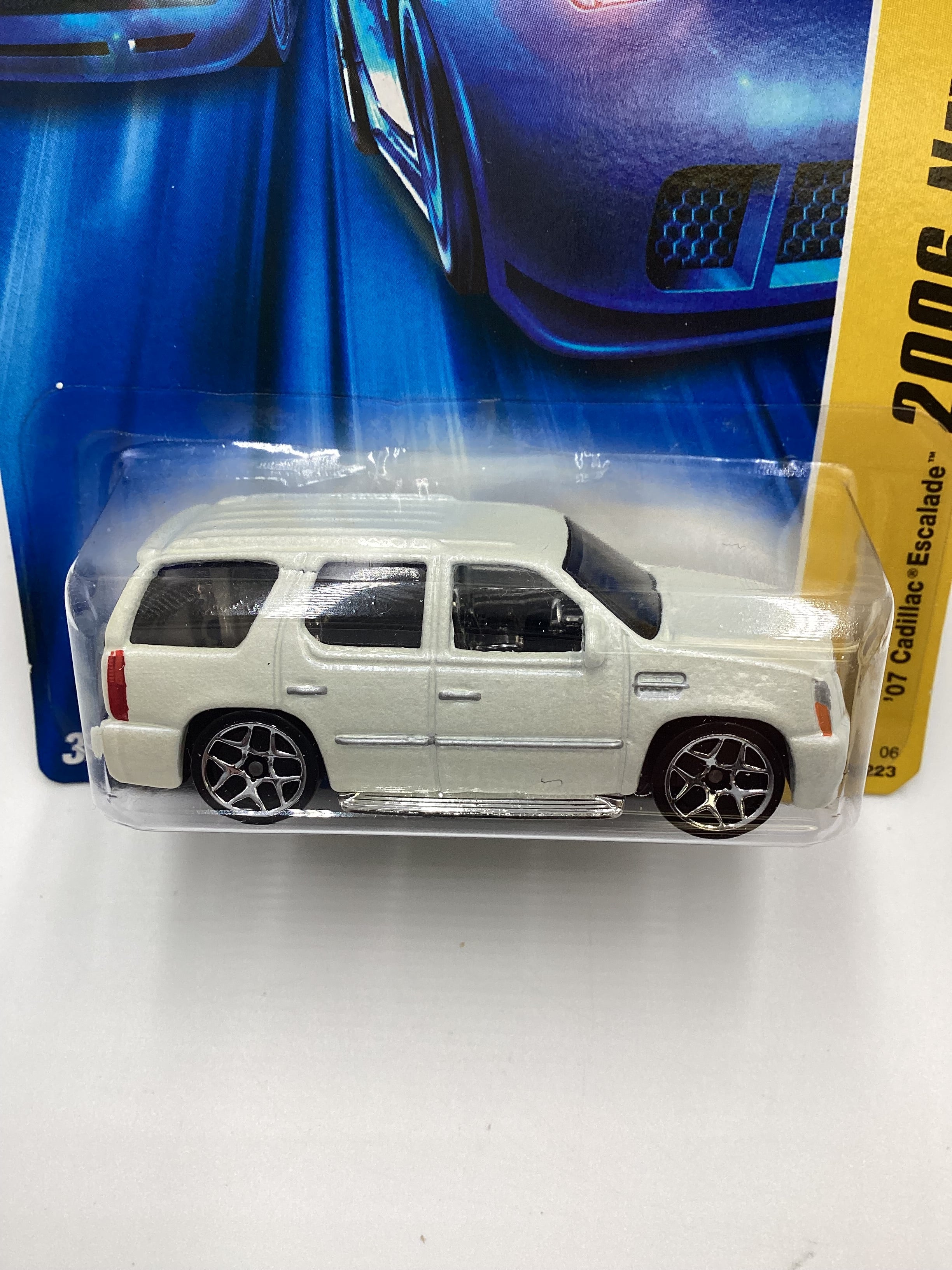 2006 Hot Wheels 034 07 Cadillac Escalade White 53B carolinasdiecast