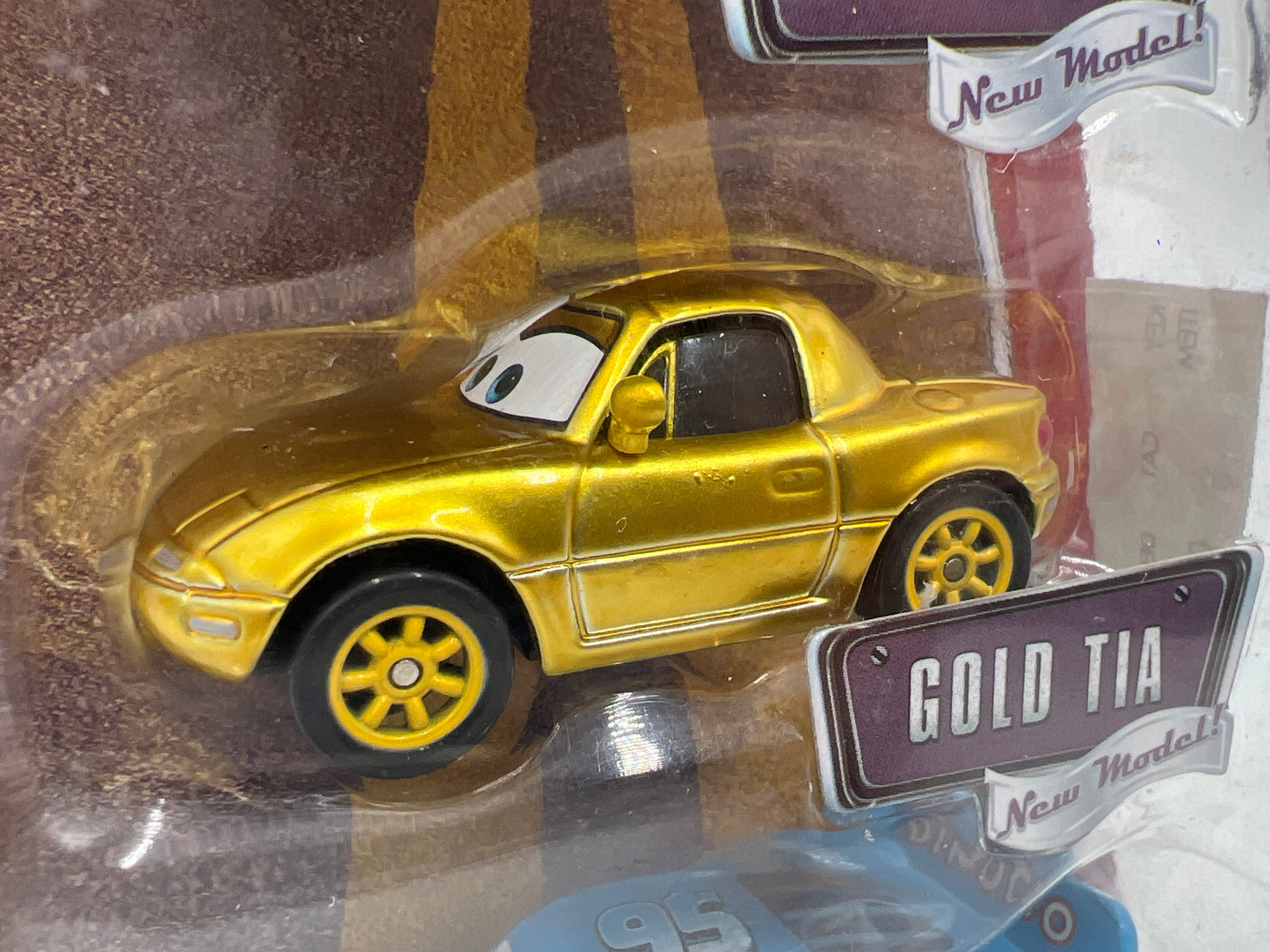 Disney Pixar The World Of Cars 3 Pack Dinoco Dream Gold Mia/Gold Tia & Bling Bling Lightning McQueen 136A