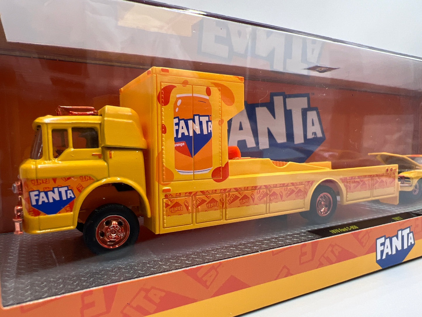 2025 M2 Machines Auto Haulers CHASE Fanta 1970 Ford C-950 & 1970 Ford Mustang Custom TW37