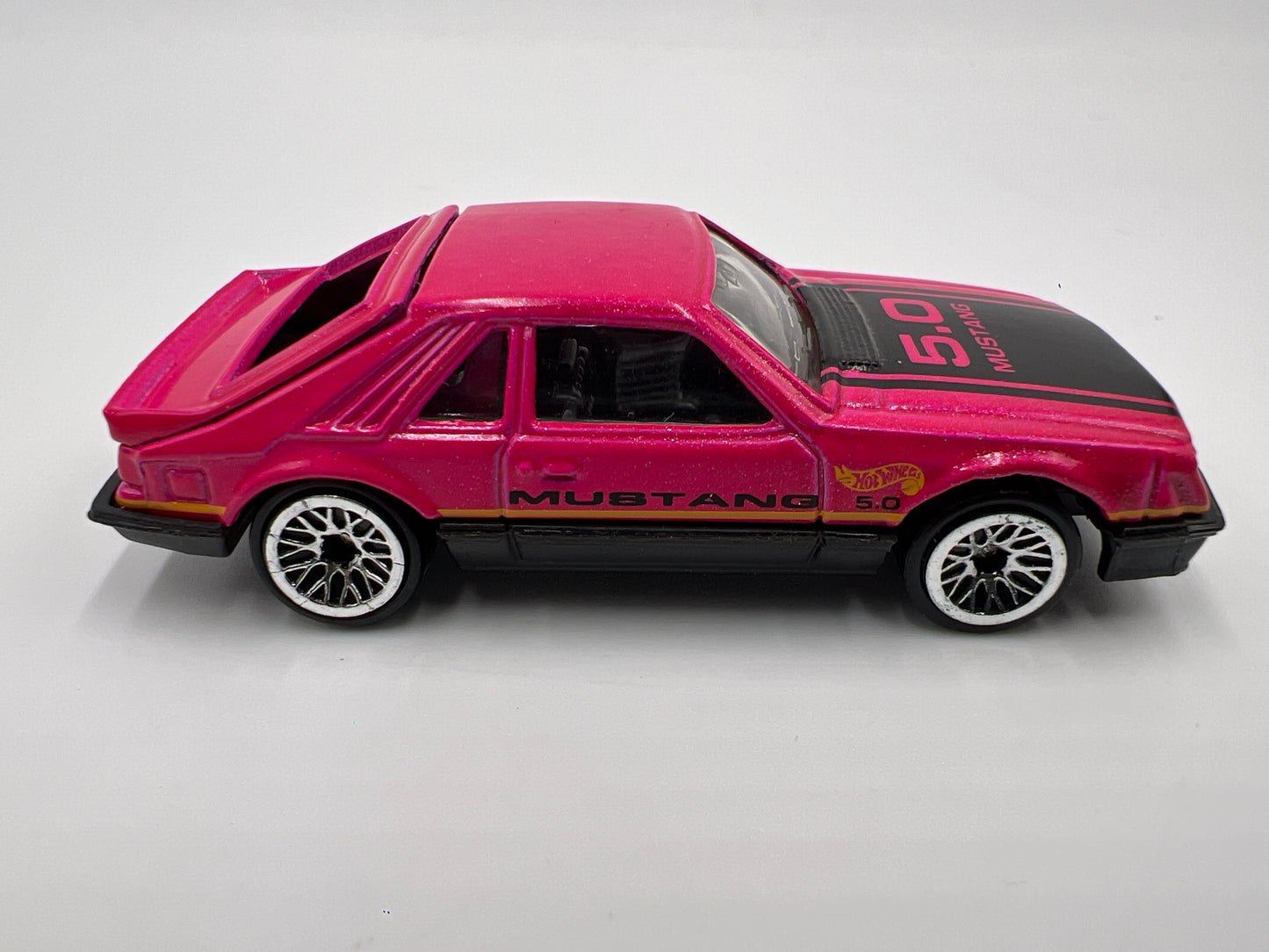 Hot Wheels 1/64 Ford Mustang Cobra 5.0 Pink Loose