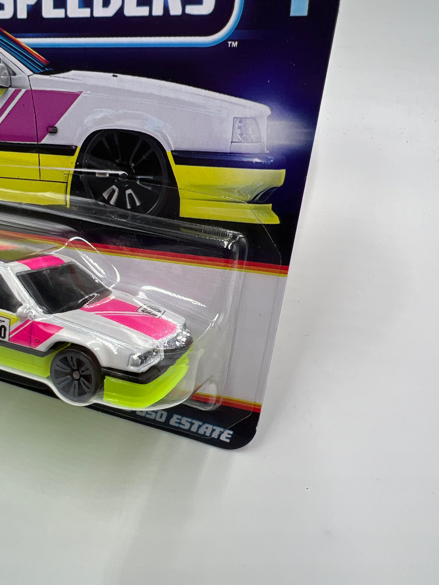 2026 Hot Wheels Neon Speeders #1 Volvo 850 Estate White 157E