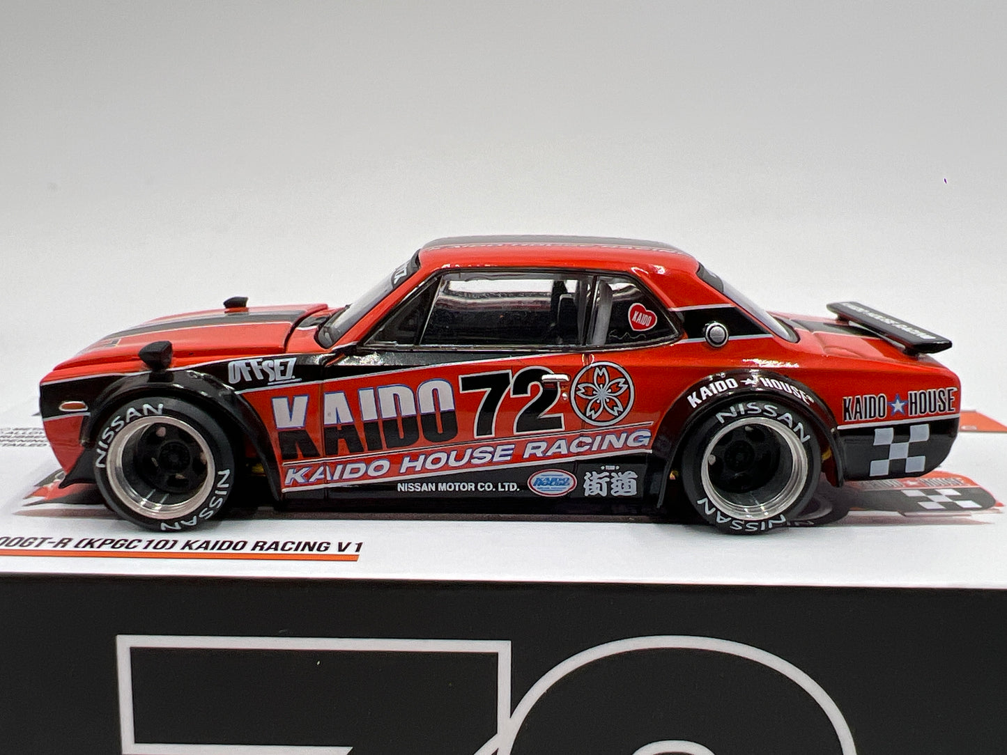 Mini GT Kaido House #195 Nissan Skyline 2000GT-R KPGC 10 Kaido Racing V1 Orange