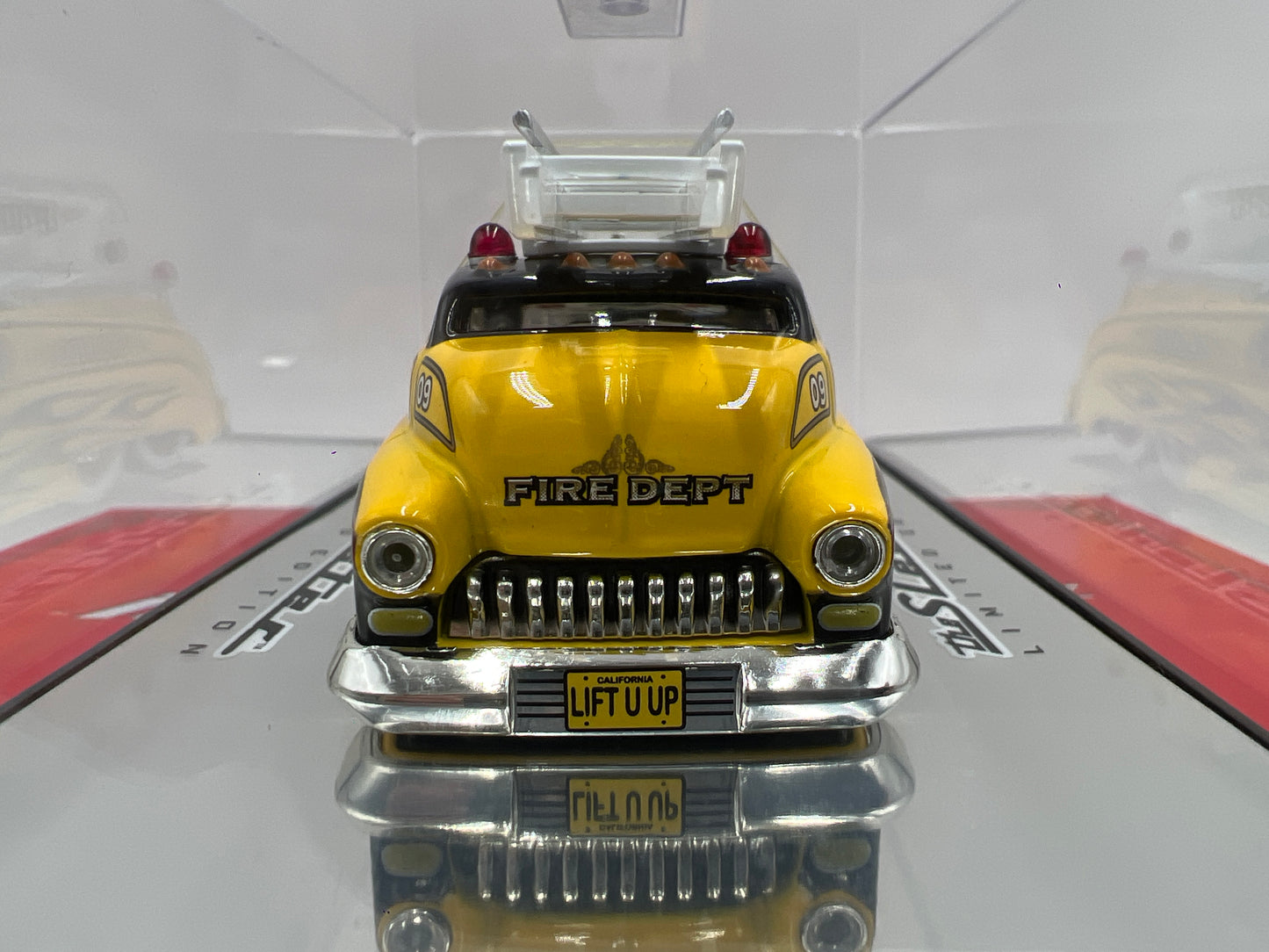 Big Lous Custom Crew 1/64 CHASE 174/252 The Sledster Engine Co 143 Yellow W/Box VHTF