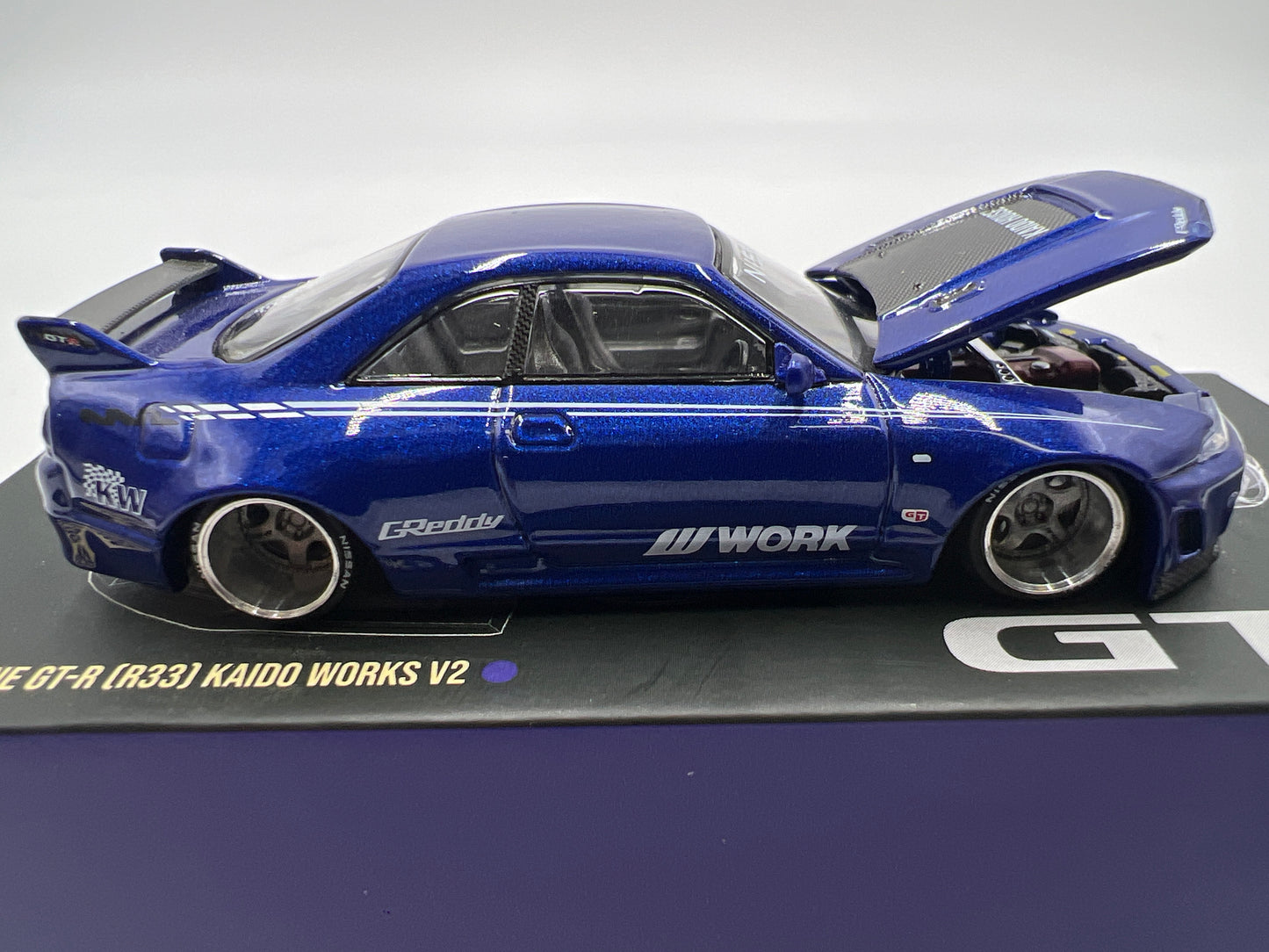 Mini GT Kaido House #089 Nissan Skyline GT-R R33 Kaido Works V2