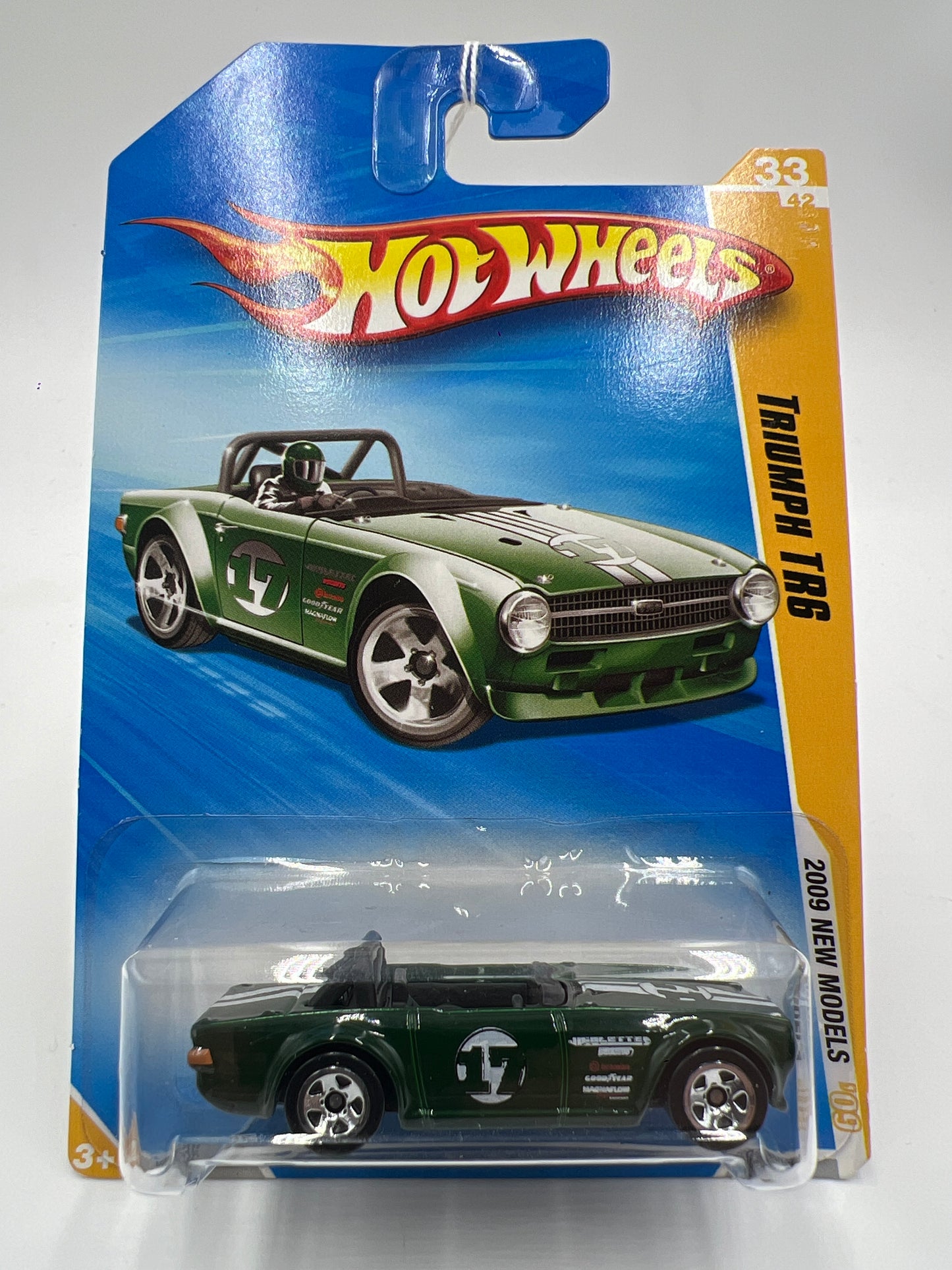 2009 Hot Wheels New Models #33 Triumph TR6 Green 67C