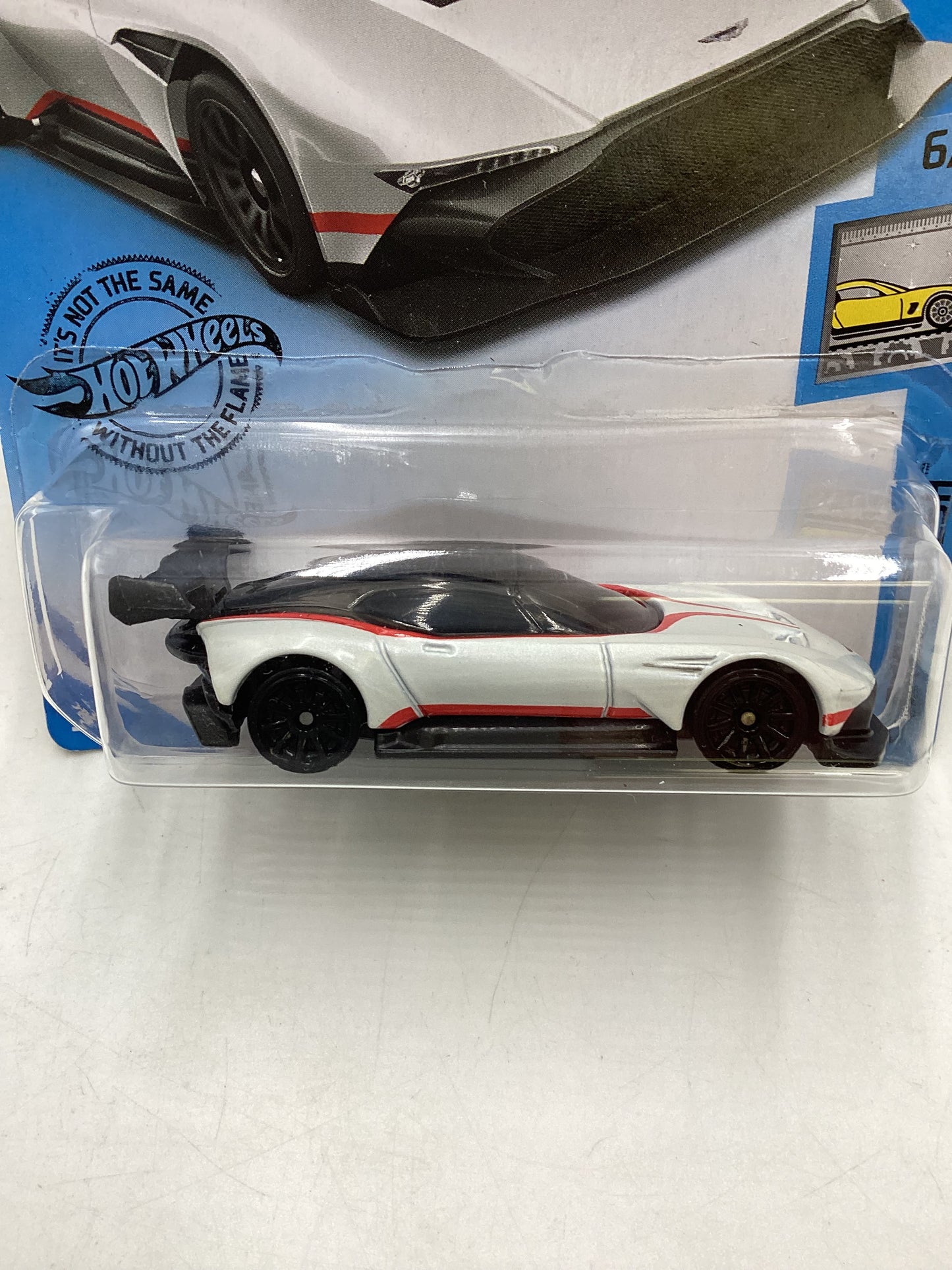 2020 Hot Wheels #088 Aston Martin Vulcan 106C