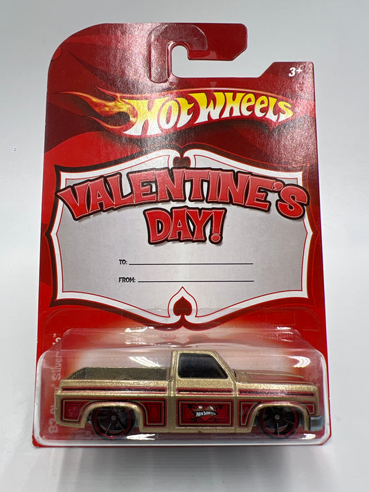 Hot Wheels Valentines Day Series 83 Silverado Gold/Red W/Protector