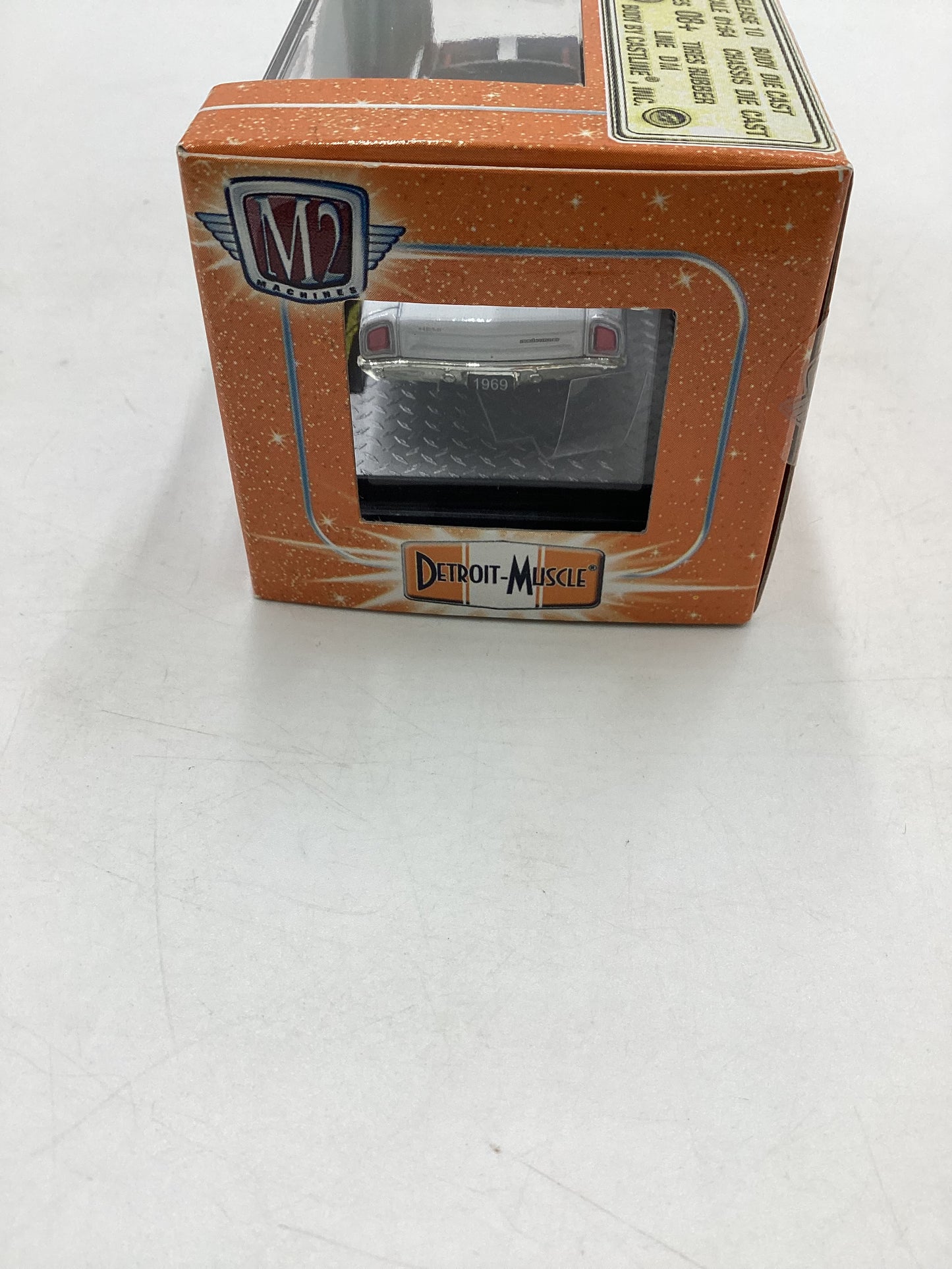 M2 Machines Detriot Muscle 10-03 1969 Plymouth Hemi Road Runner White