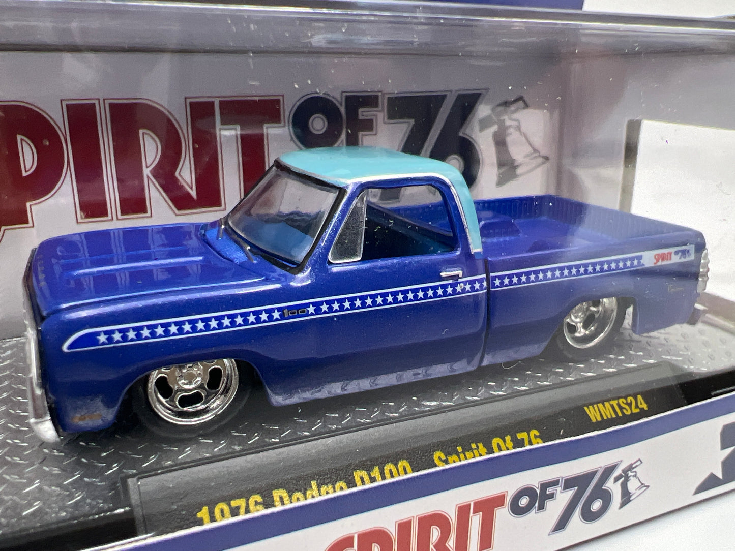 2026 M2 Machines WMTS24 Walmart Exclusive 1976 Dodge D100 Spirit Of 76 Blue