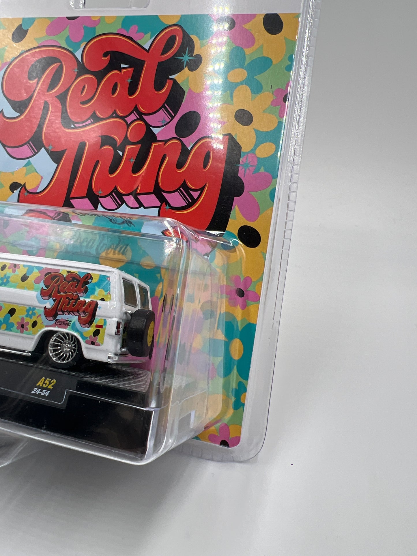 M2 Machines Coca Cola Real Thing 1971 Chevrolet Van G10 White A52 194D