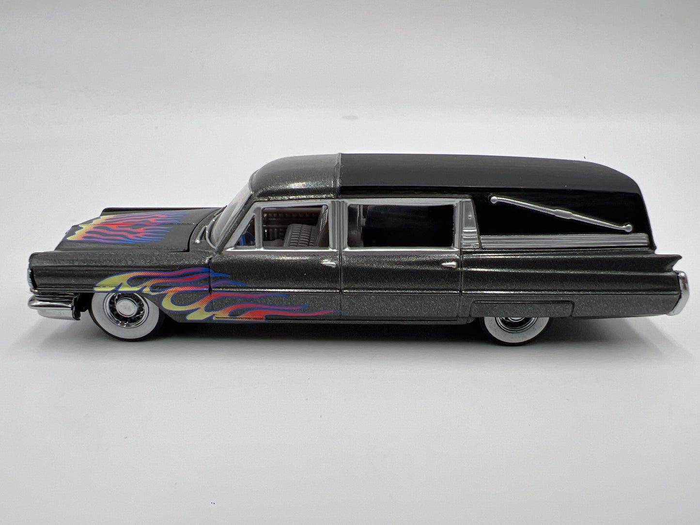 Hot Wheels Collectibles 1/64 Hard Rock Cafe 1960 Fleetwood Hearse Gray Loose