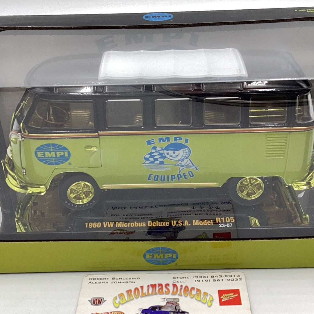 M2 Machines 1/24 VW Microbus Deluxe USA Model chase R105
