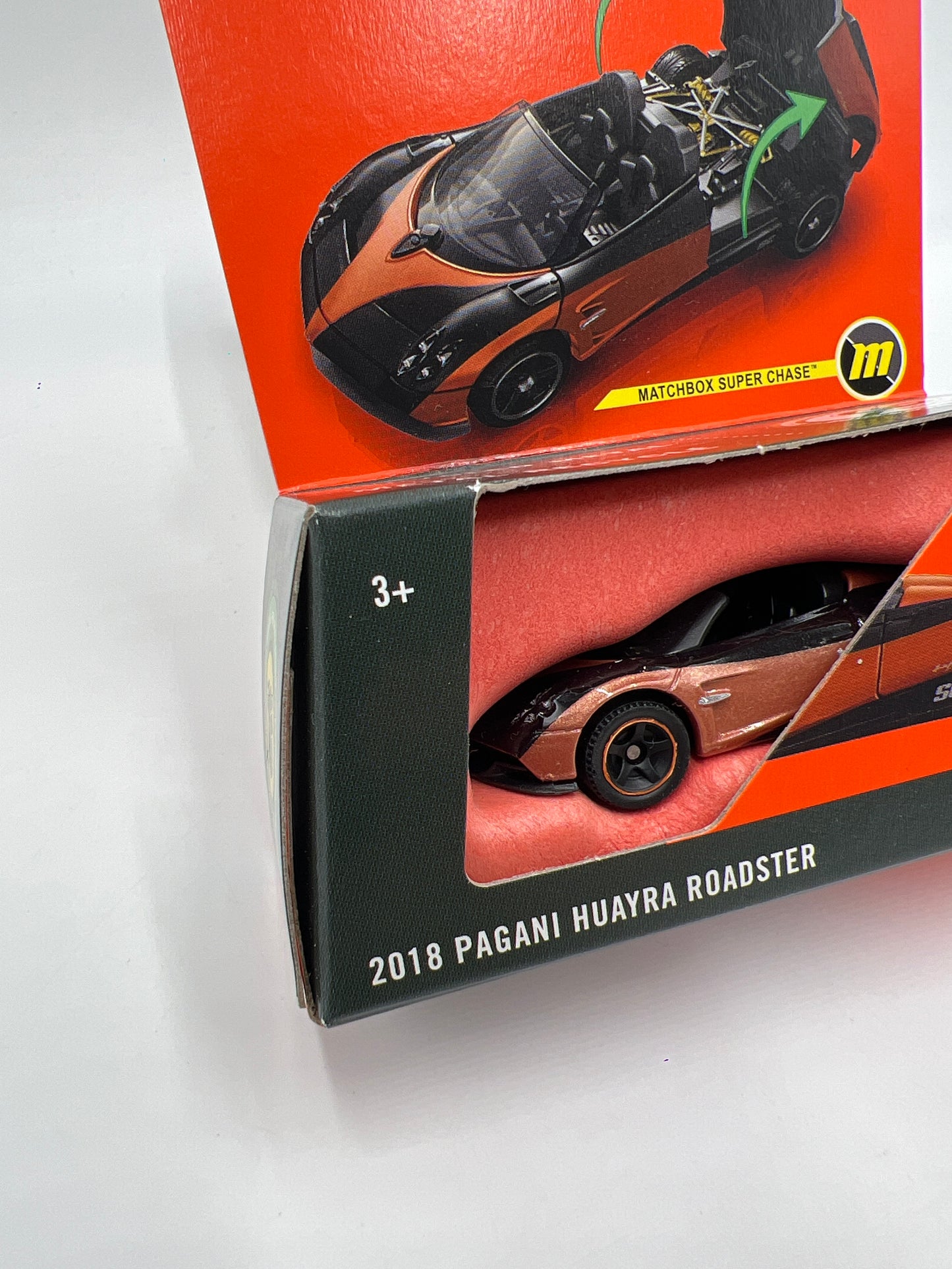 Matchbox Moving Parts Super Chase 2018 Pagani Huayra Roadster Orange
