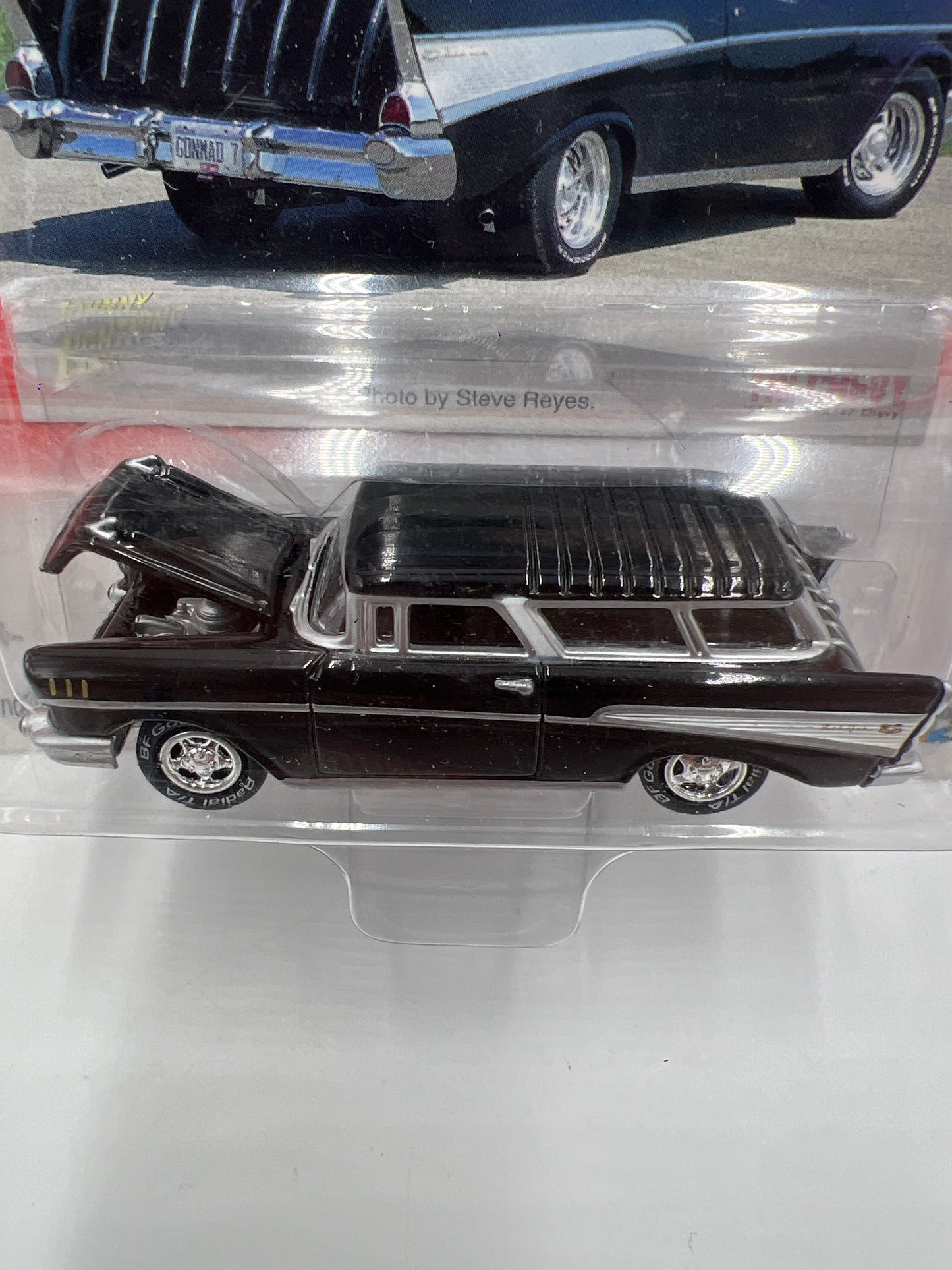 Johnny Lightning Tri-Chevy 1957 Chevy Nomad Black 219F