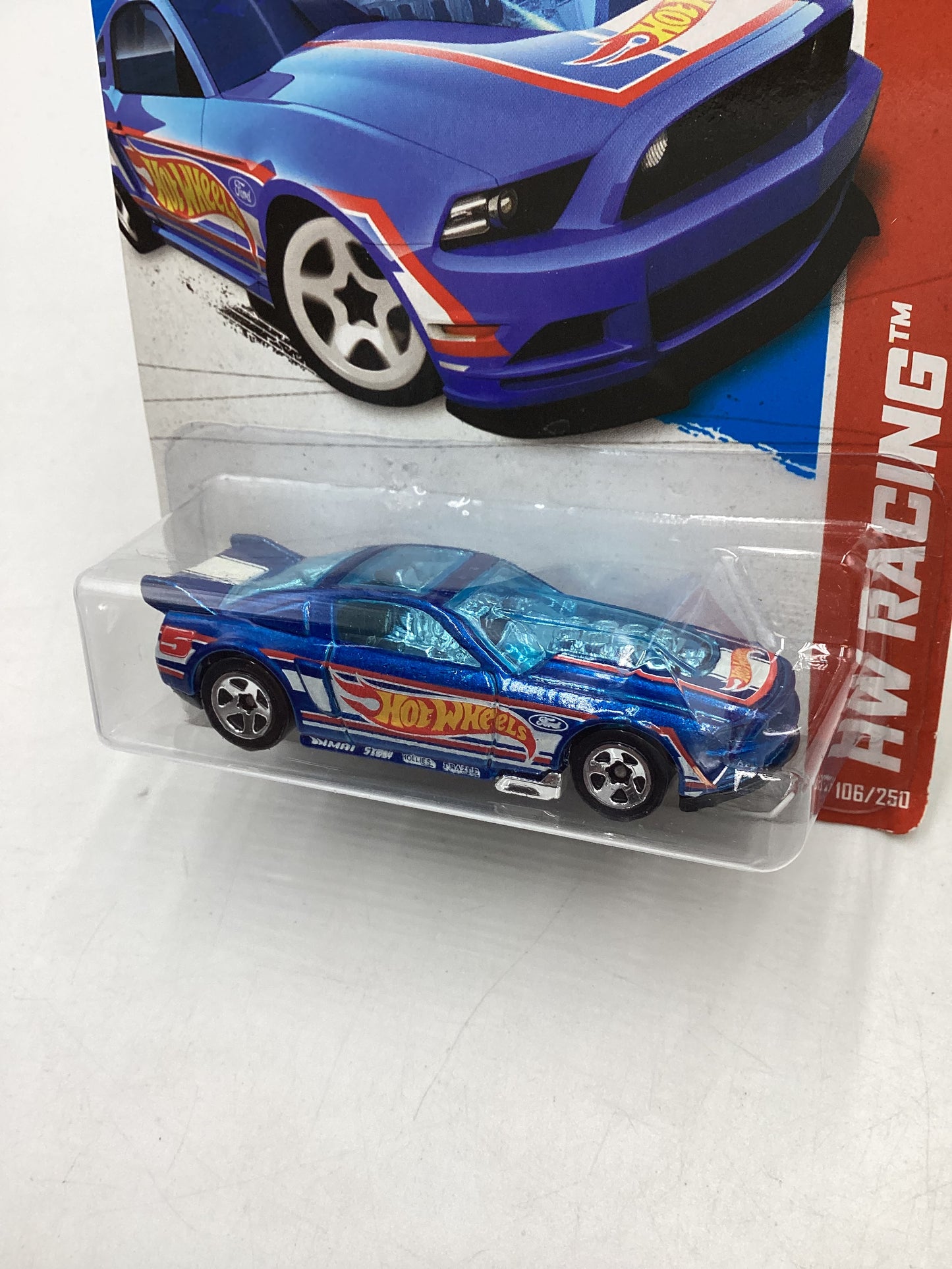 2013 Hot Wheels #106 13 Ford Mustang GT 22H