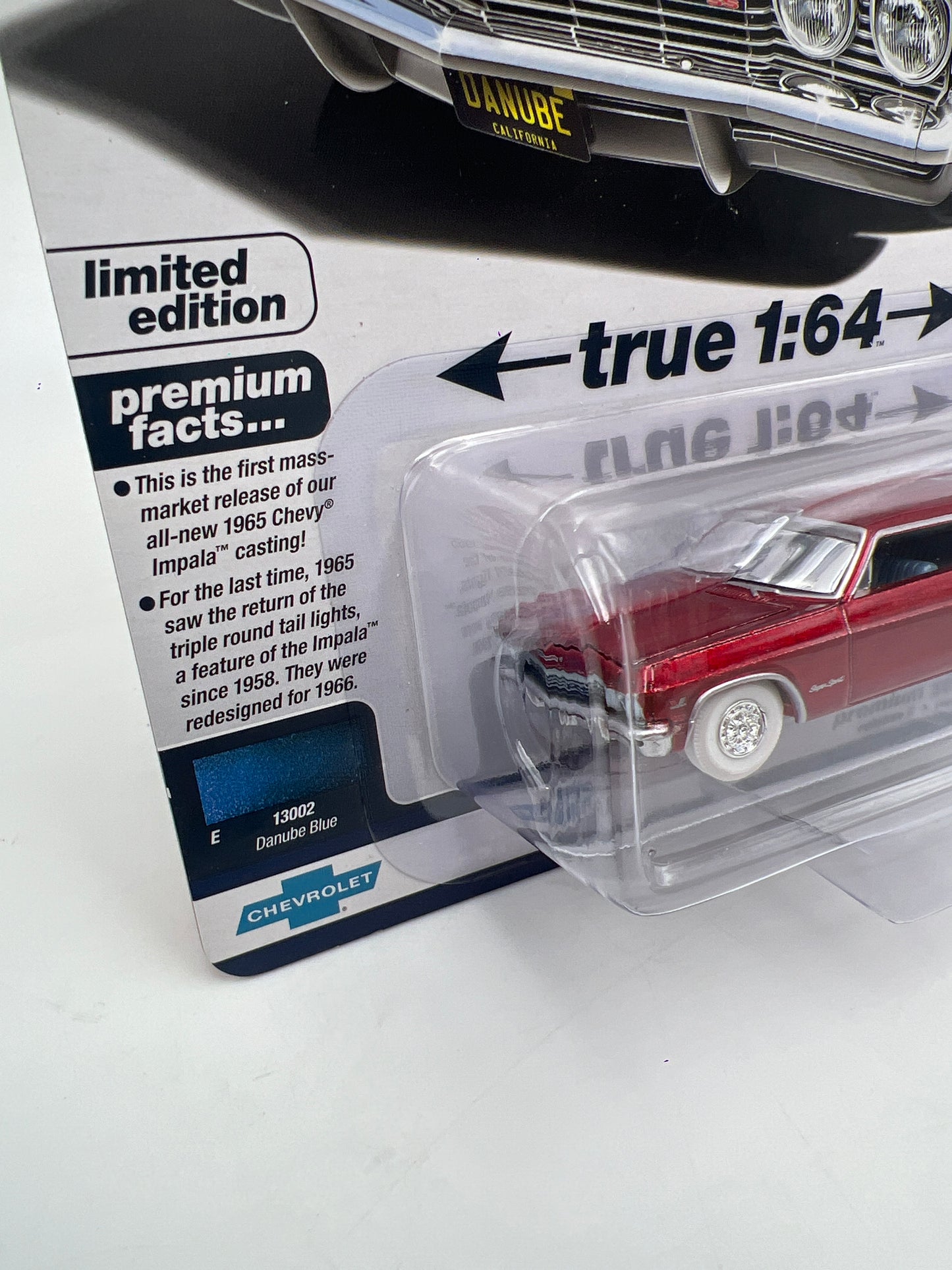 Auto World Ultra Red Chase Vintage Muscle Release 2 Version A 1965 Chevy Impala SS 396