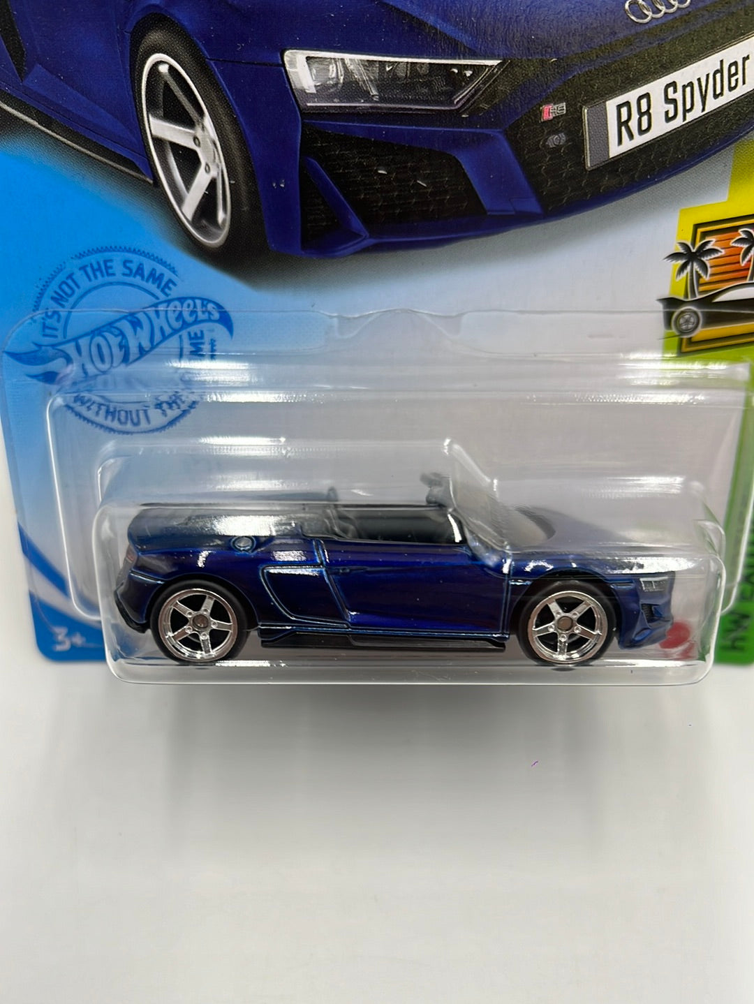 Hot Wheels 2021 Super Treasure Hunt 2019 Audi R8 Spyder #211 w/protector