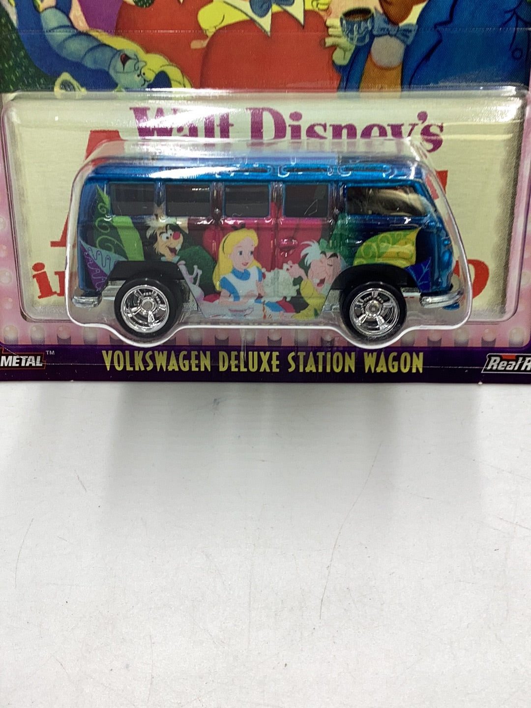 Hot wheels pop culture Disney Alice in Wonderland Volkswagen Deluxe Station Wagon 265D