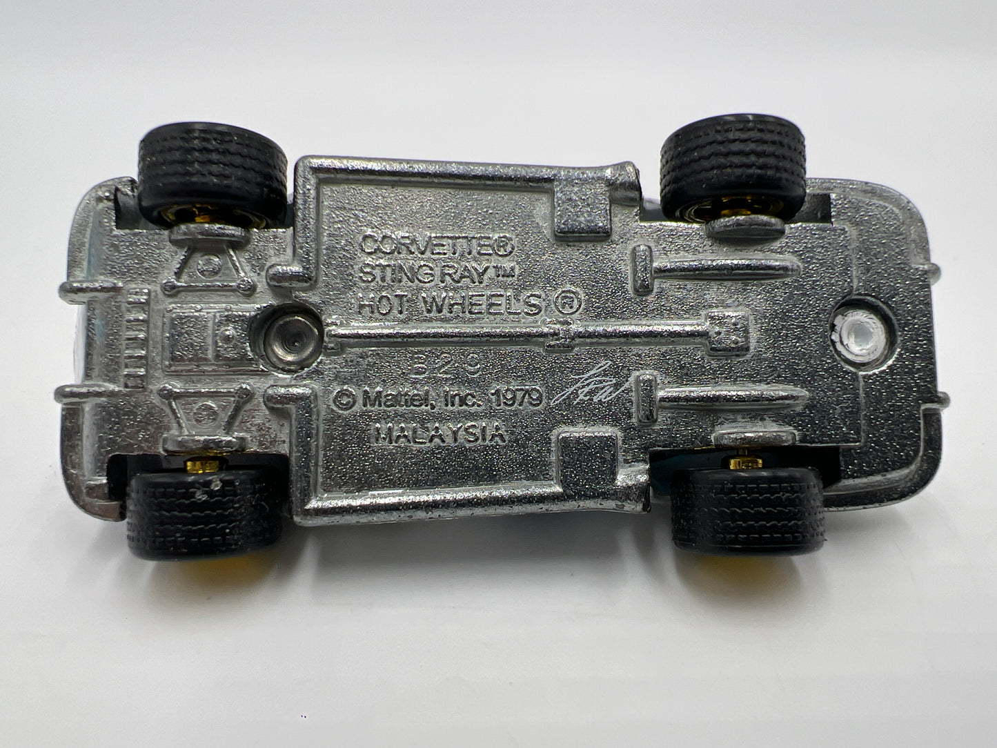 Hot Wheels 1/64 Premium Larrys Garage CHASE Corvette Sting Ray White Loose