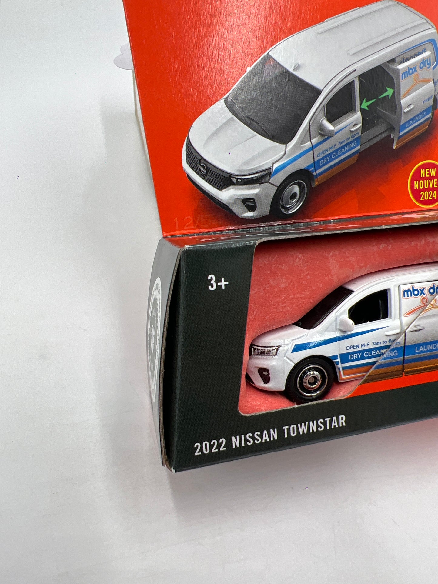 2024 Matchbox Moving Parts #12 2022 Nissan Townstar White 168A