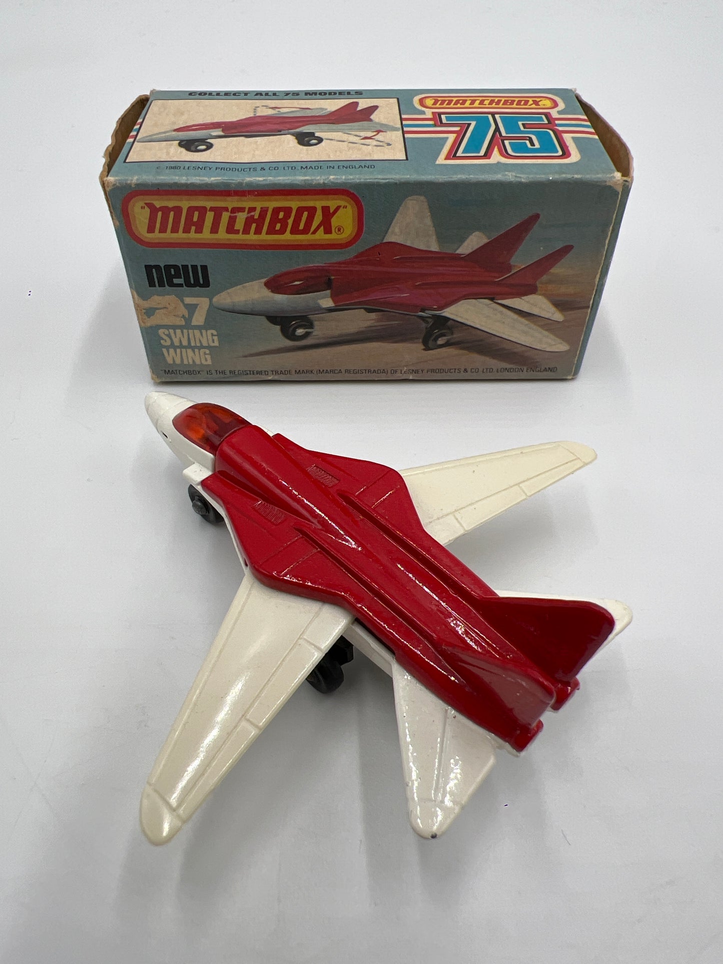 Matchbox 75 #27 Swing Wing W/Box Red/White