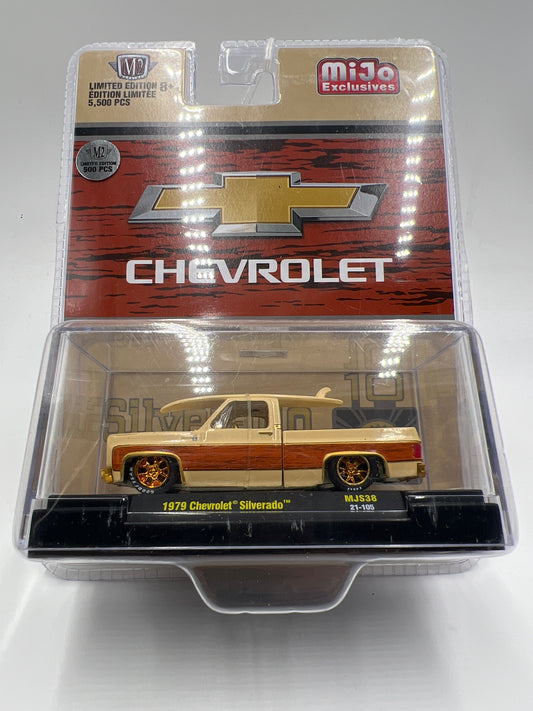 M2 Machines MiJo Exclusives CHASE 1979 Chevrolet Silverado Tan MJS38