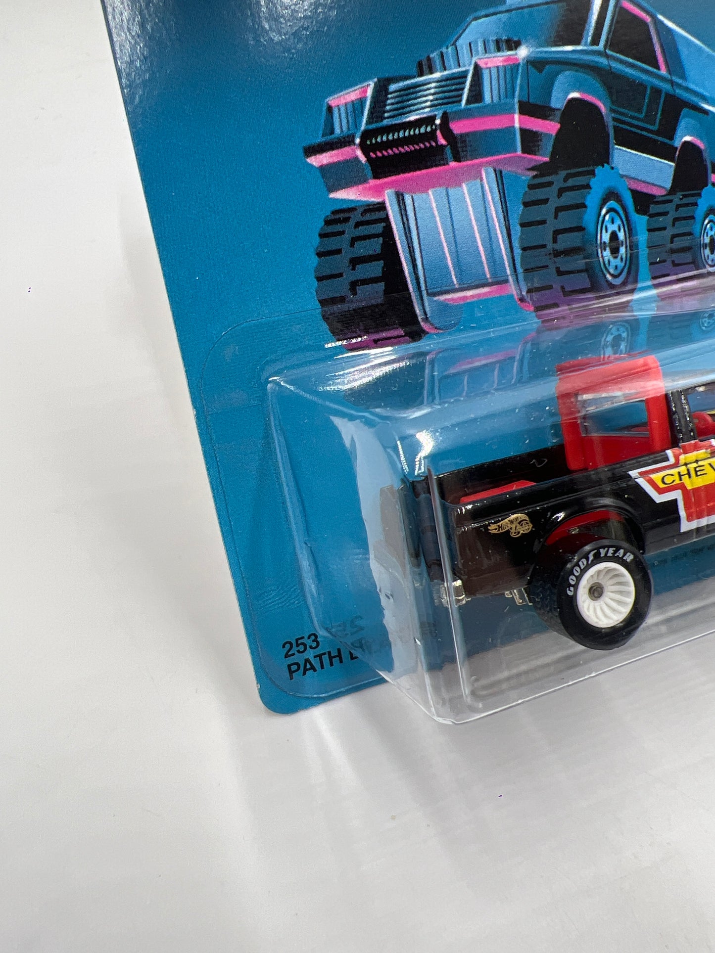 Hot Wheels 30 Years 1970 Authentic Commemorative Replica Trailbusters Path Beater Chevy S10 Black W/Real Riders