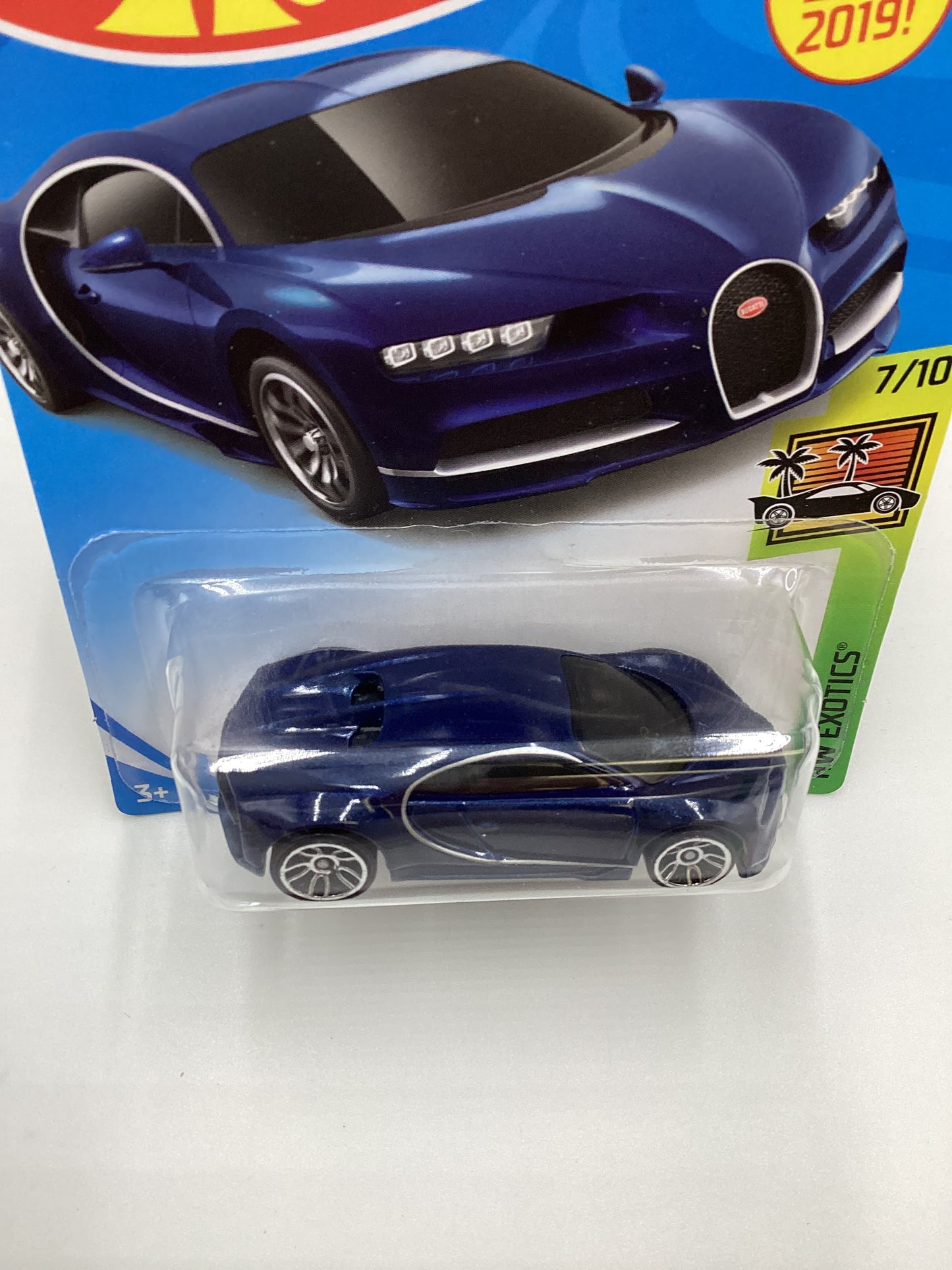 2019 Hot Wheels #236 16 Bugatti Chiron Blue Exclusive Month Card 104A