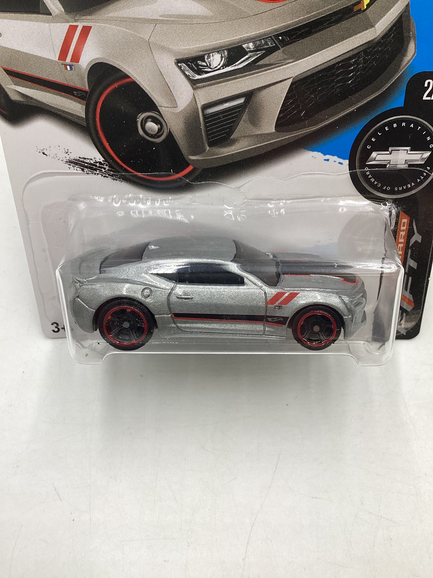 2017 Hot wheels #155 Silver 16 Camaro SS 4B