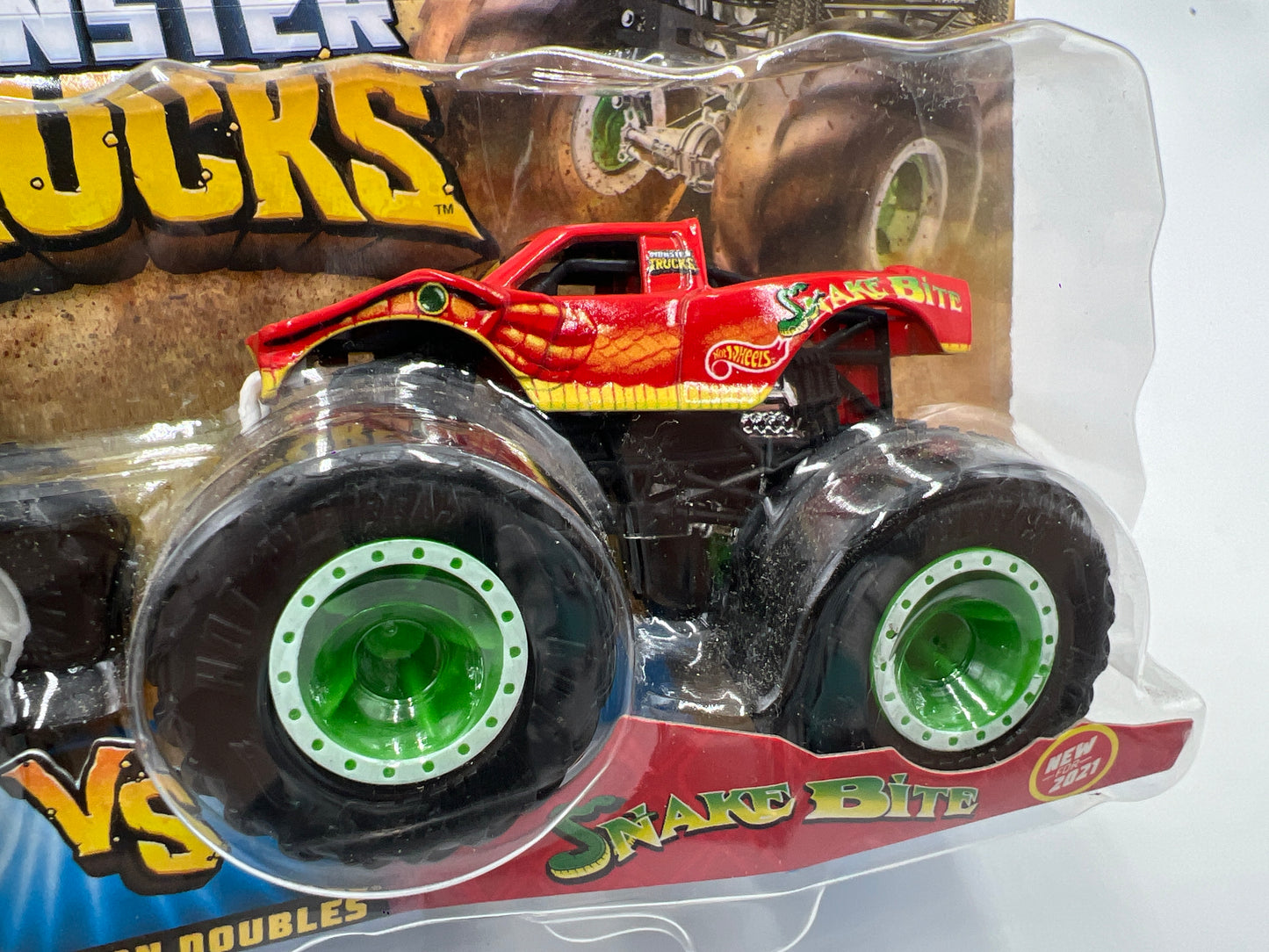 2021 Hot Wheels Monster Trucks Demolition Doubles Bigfoot Vs Snake Bite Cracked Blister
