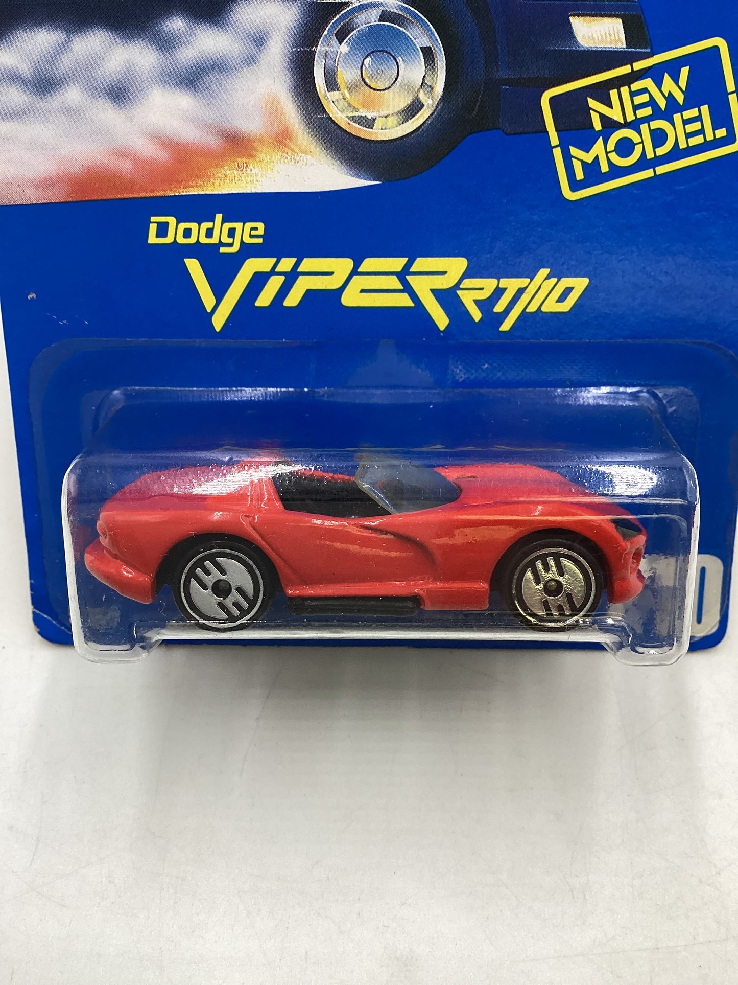 Hot Wheels New Model Blue Card Collector No. 210 Dodge Viper R/T 10 Red UH Chrome Wheels 240E