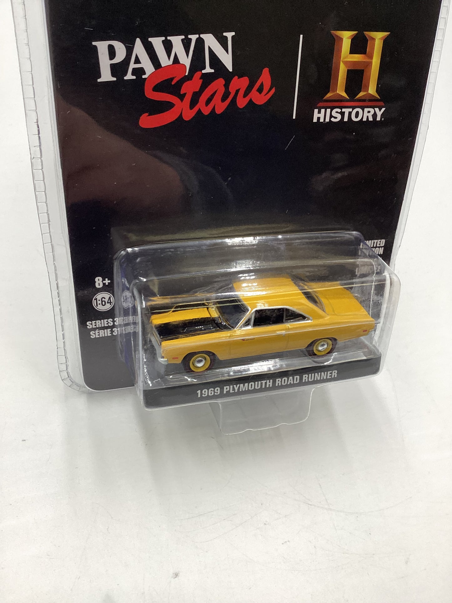 Greenlight Hollywood Series 31 Pawn Stars 1969 Plymouth Road Runner Yellow 179D