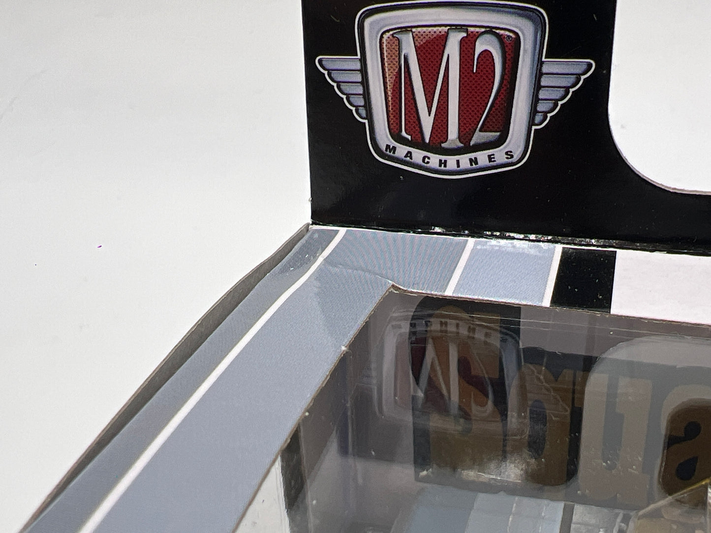 M2 Machines Walmart Squarebody Syndicate RAW CHASE 1/250 1975 Chevrolet Cheyenne Super 10 W/Protector WMTS18