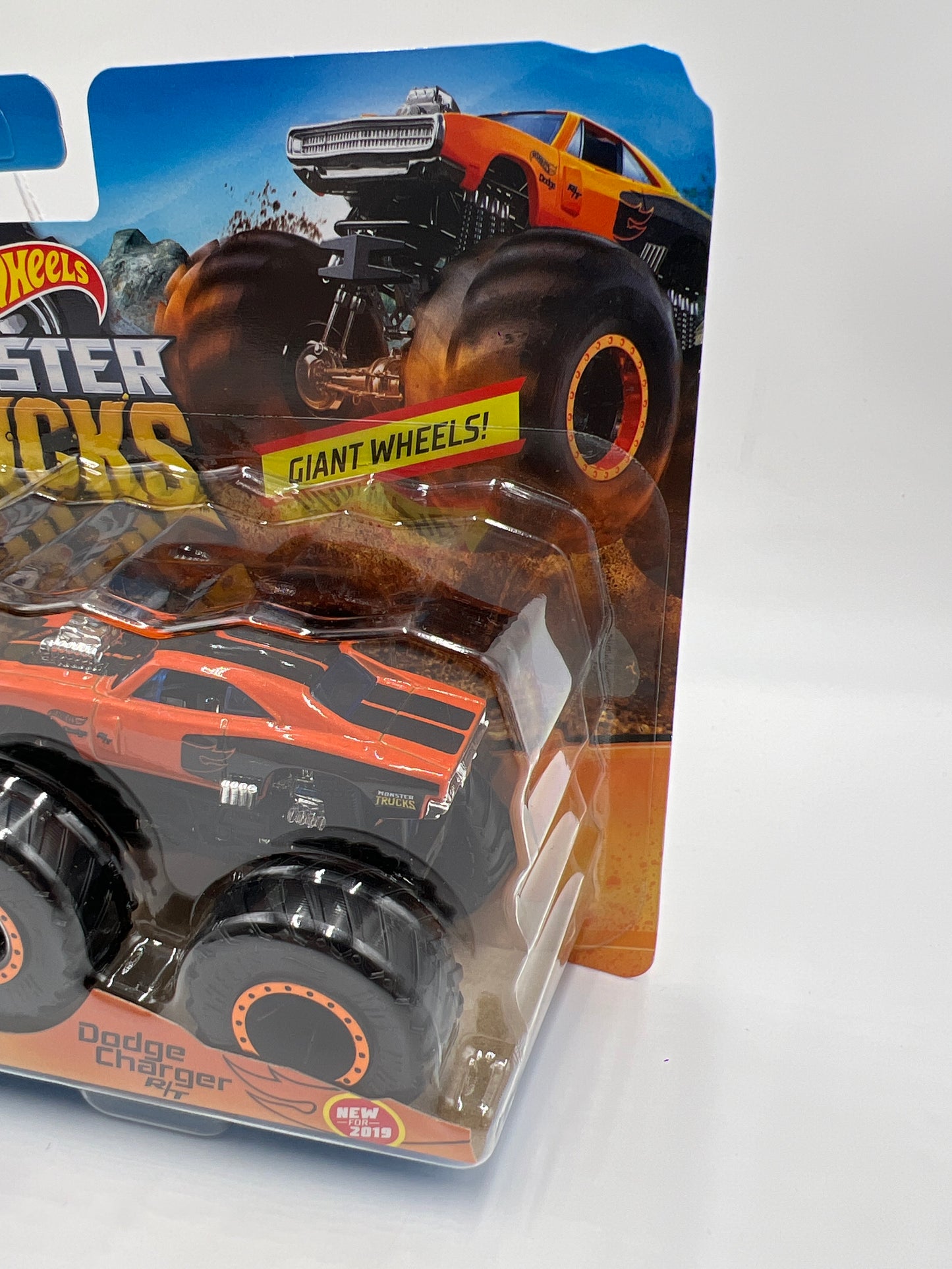 Hot Wheels Monster Trucks Demolition Doubles Rodger Dodger Vs Dodge Charger R/T 136H