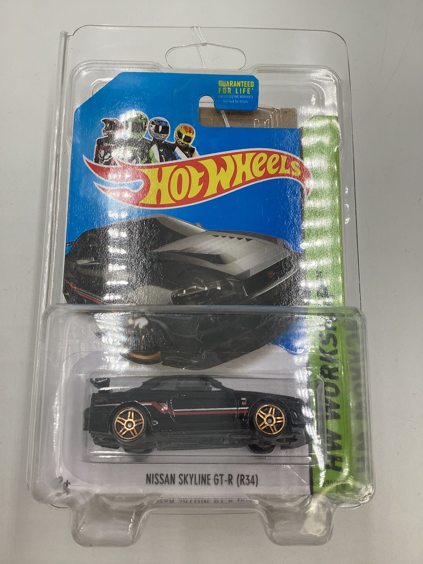 2014 Hot Wheels #230 Nissan Skyline GT-R (R34) Black with Protector