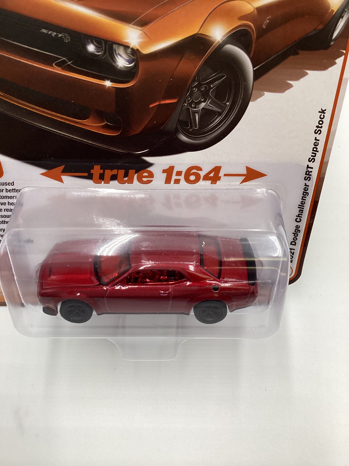 Auto World Modern Muscle Release 5 Version A 2021 Dodge Challenger SRT Super Stock Red Ultra Red Chase