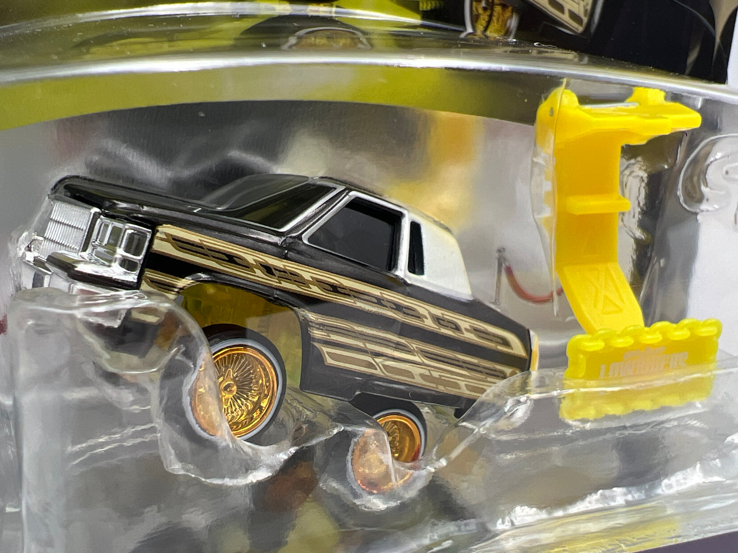 MGA Car Tuned Series 3 Show Glow Lowriders #5 85 Cadillac Fleetwood Coupe Black