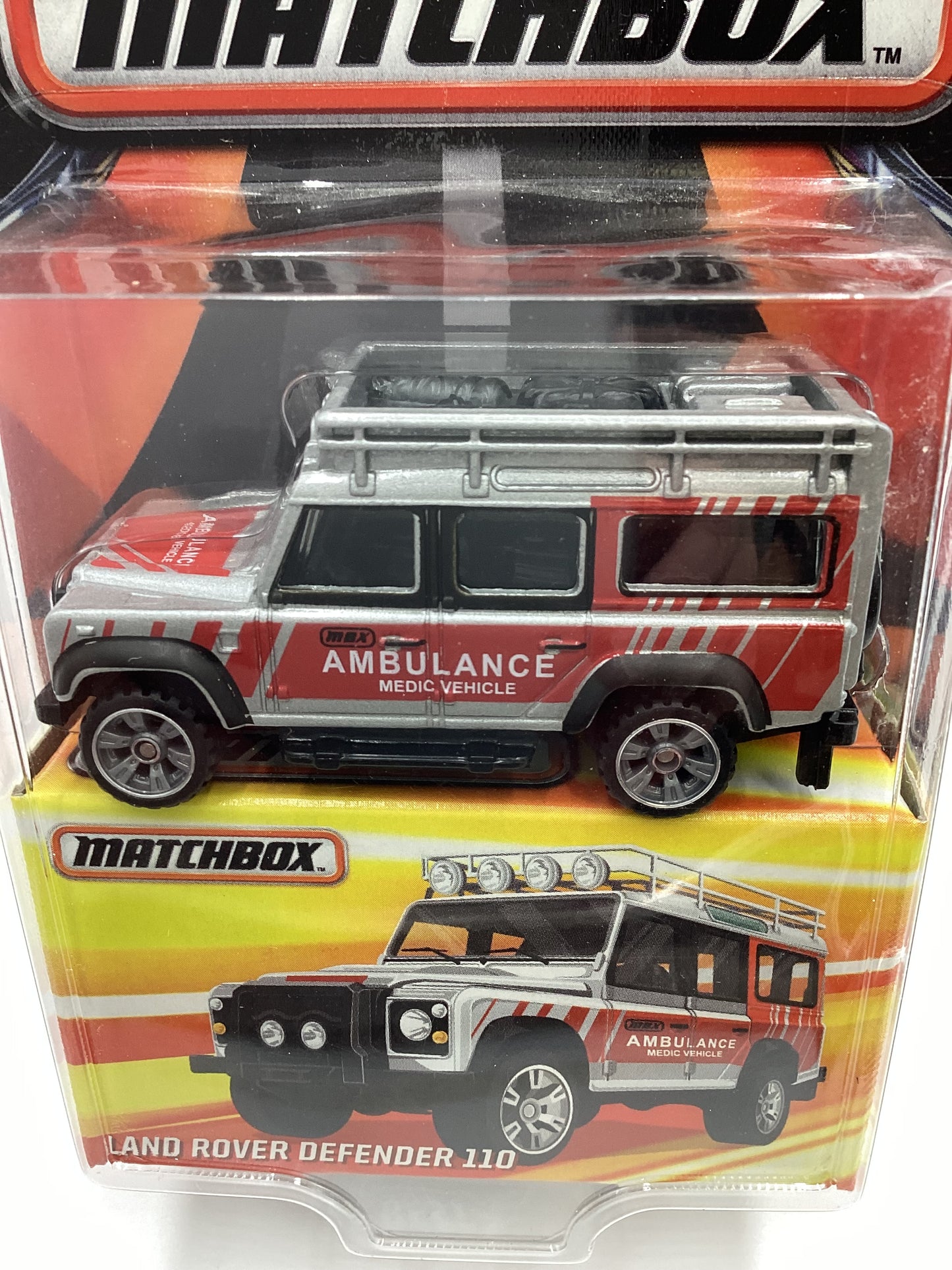 2016 Matchbox Best of Matchbox Land Rover Defender 110 Ambulance 172C