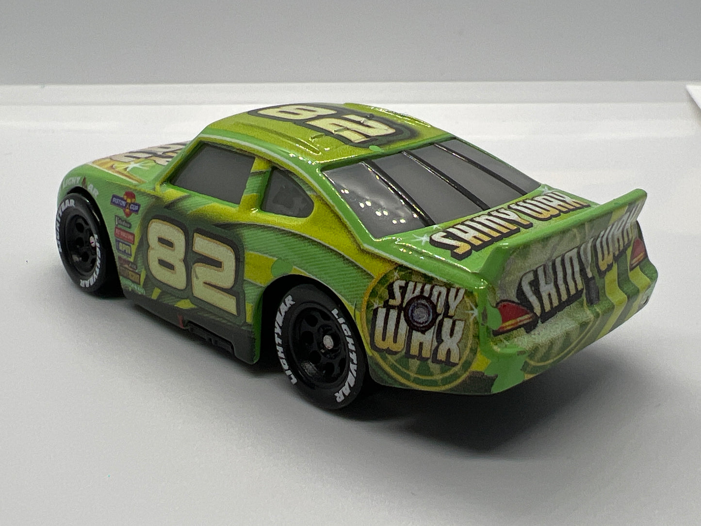 Disney Pixar Cars #82 Darren Leadfoot Shiny Wax Green Loose