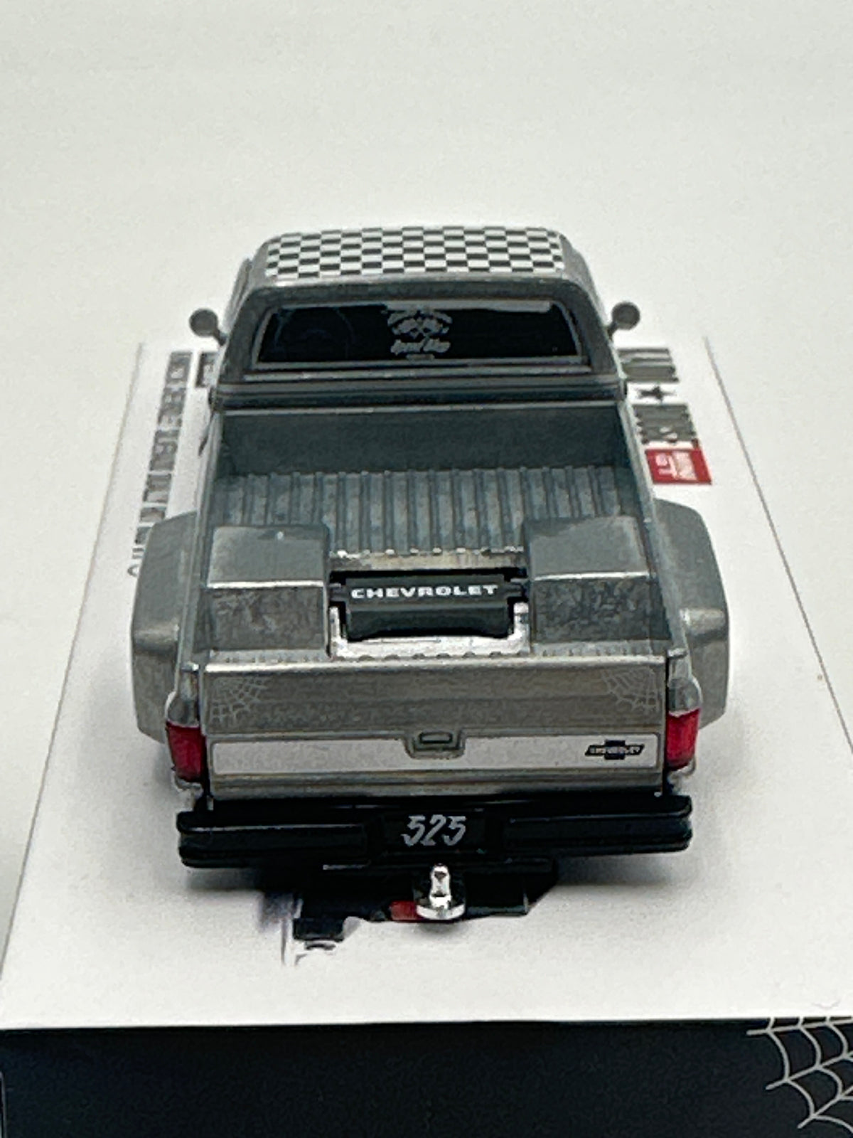 Mini GT Kaido House #236 Chevrolet Silverado Dually Hot Rod V1 CHASE