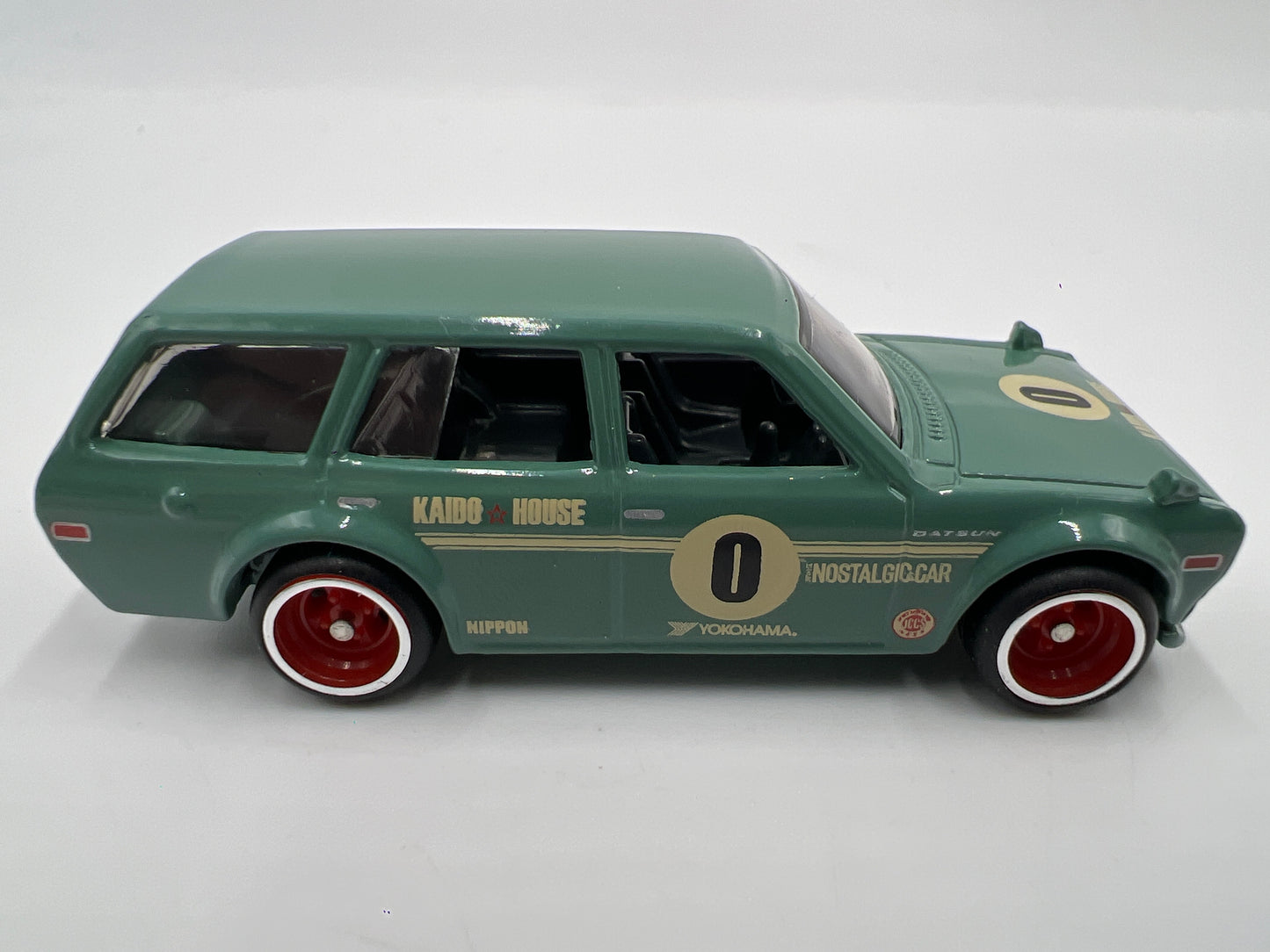 Hot Wheels 1/64 Premium Diorama Set 71 Datsun 510 Wagon Green Loose