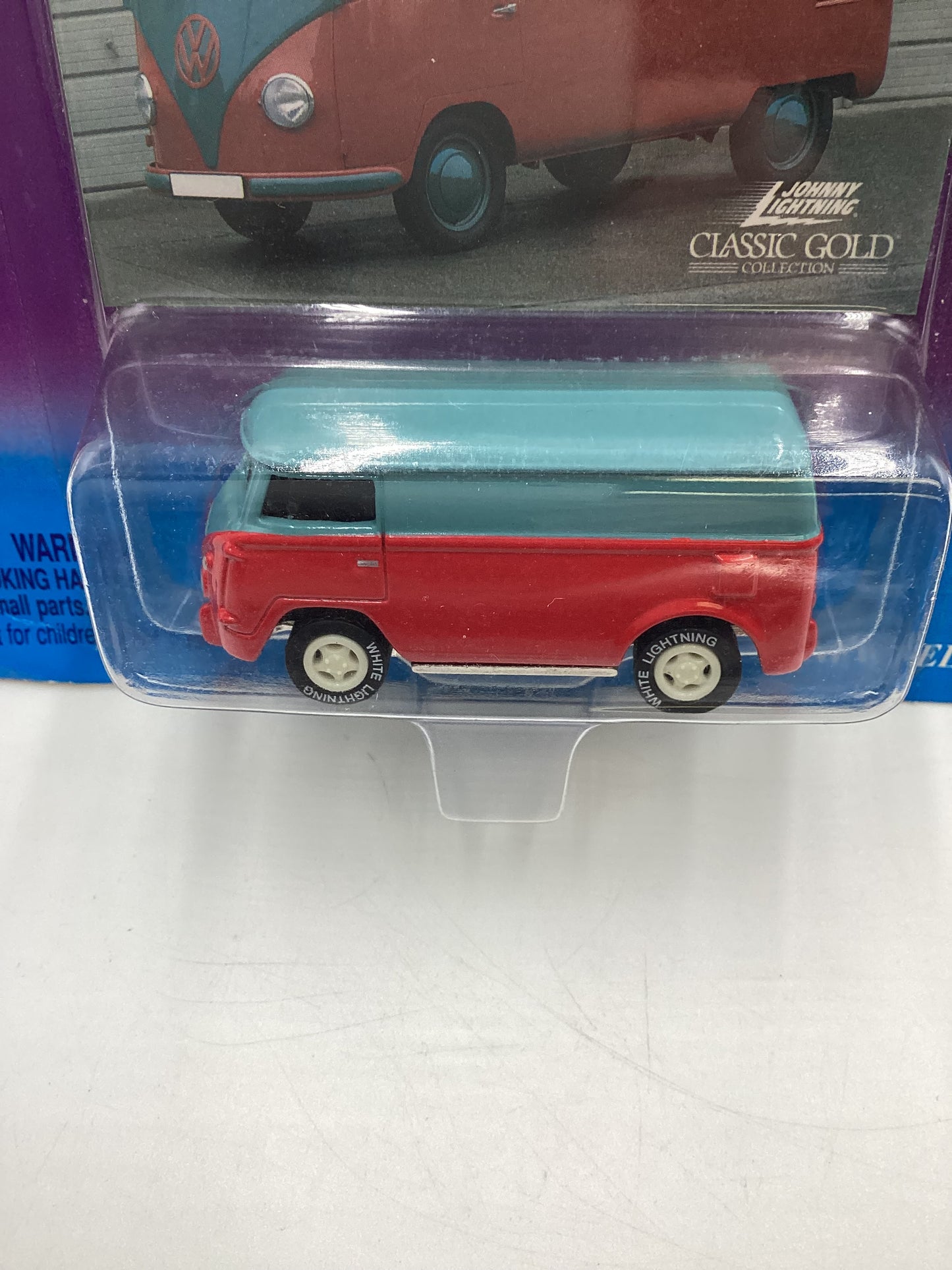 Johnny Lightning Classic Gold Collection Collector #9 1960’s Volkswagen Bus Red/Blue White Lightning Chase