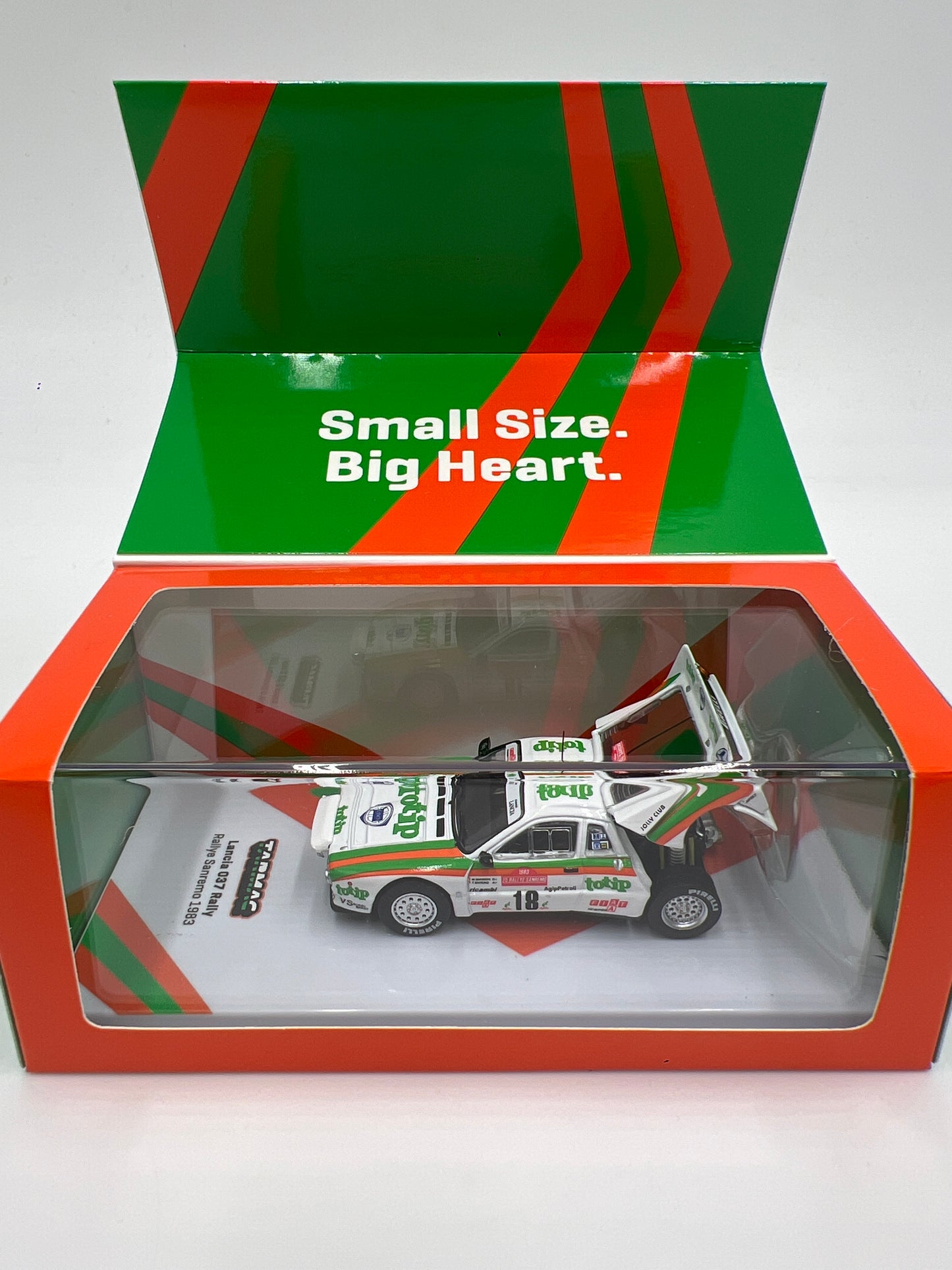 Tarmac Works 1/64 Totip Rallye Sanremo 1983 Lancia 037 Rally