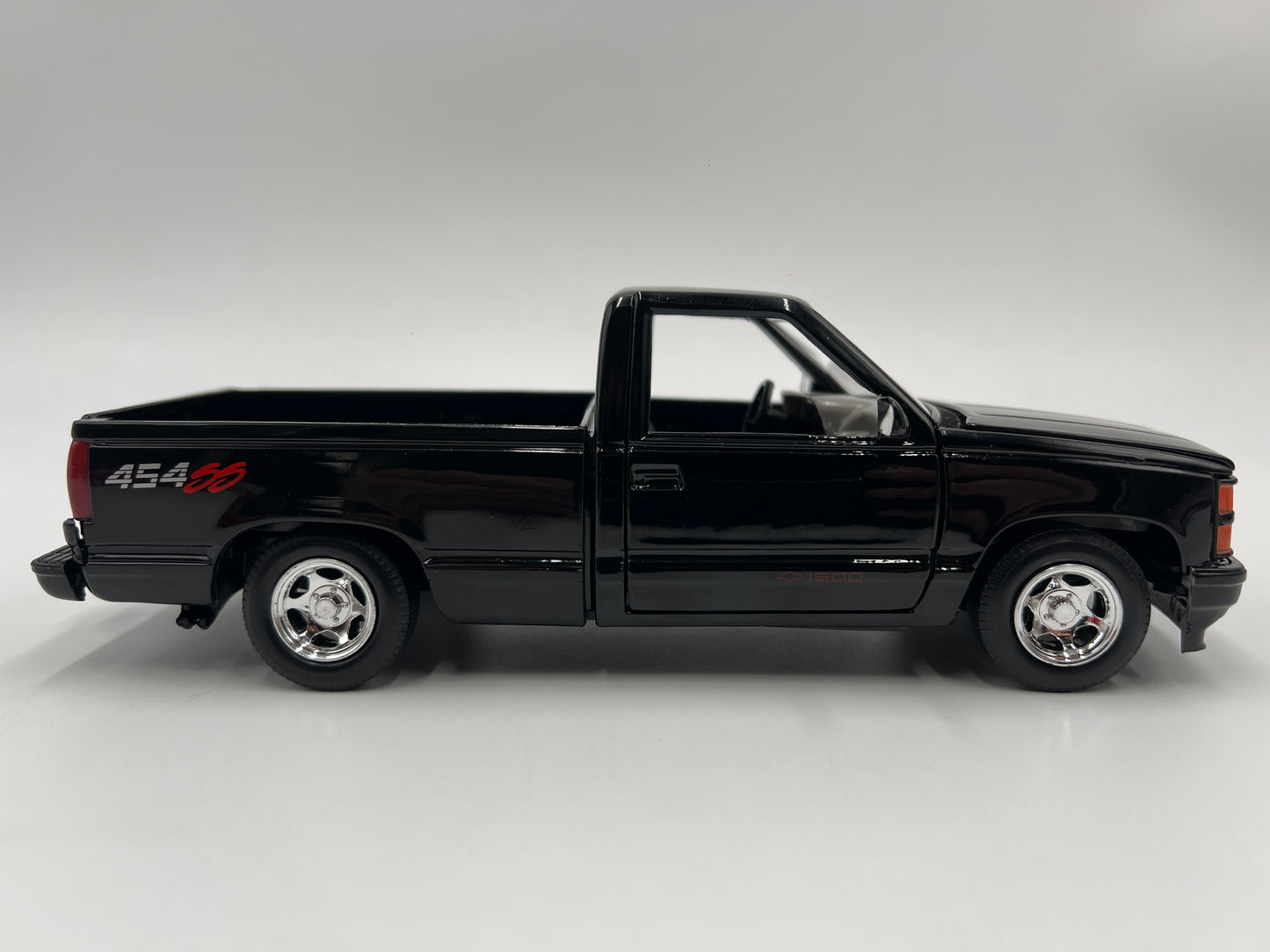 Motor Max American Classics 1/24 Scale 1992 Chevy 454 SS Pickup Black Loose