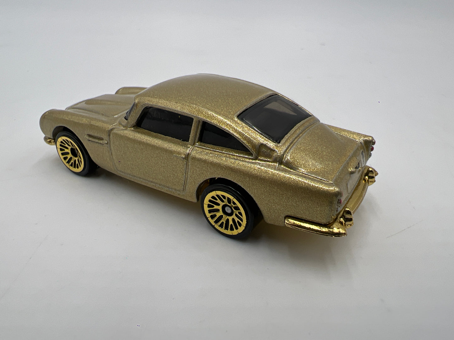 2022 Hot Wheels FAO Schwarz Loose 1963 Aston Martin DB5 Gold