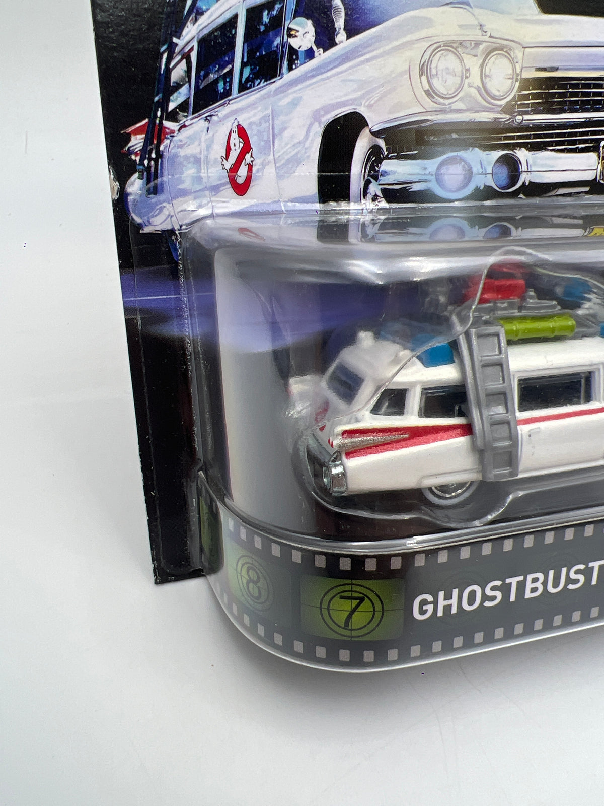 Hot Wheels Retro Entertainment Ghostbusters Ecto-1 White W/Protector